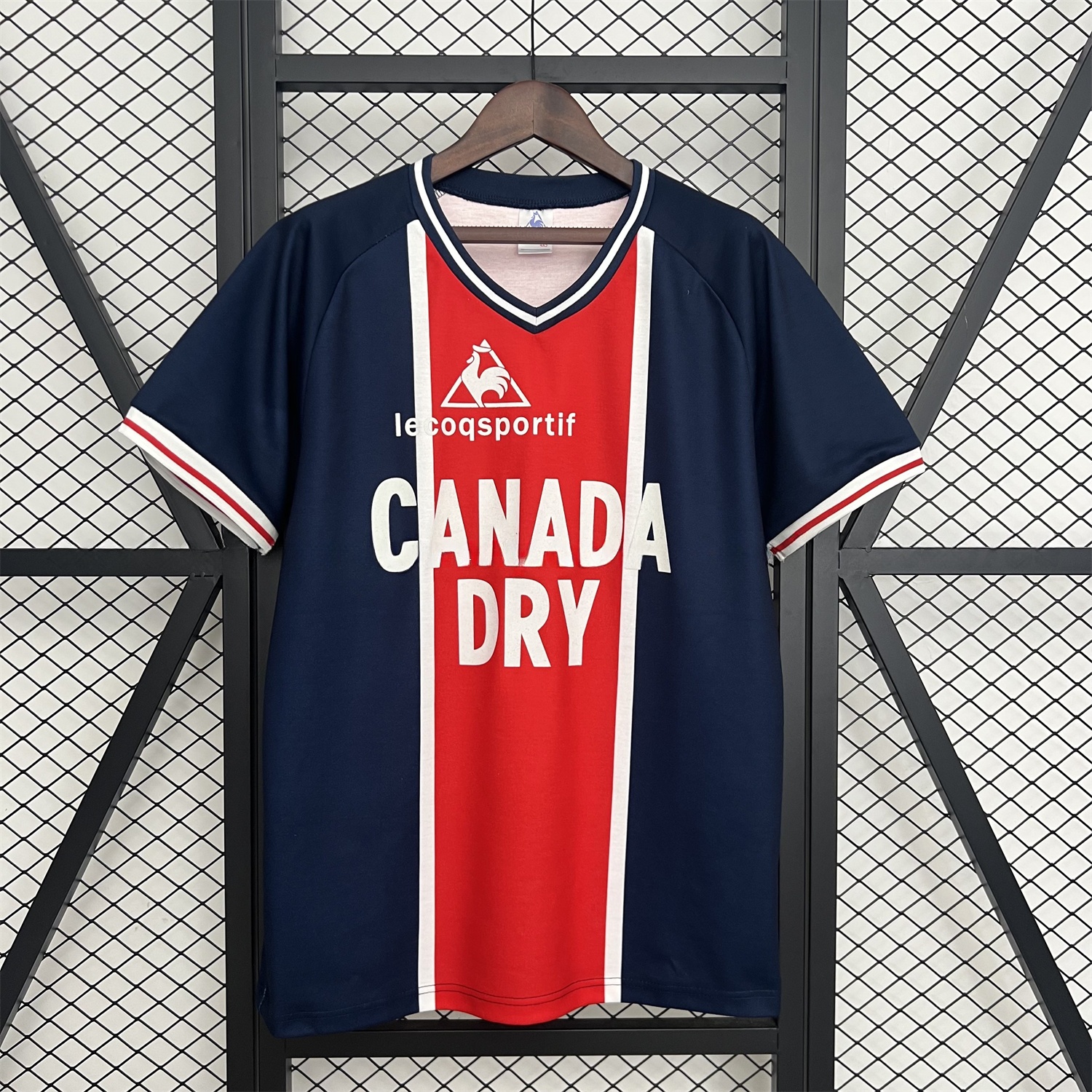 Retro Paris Saint-Germain PSG 1974 Home Jersey - UnitedFutballJersey