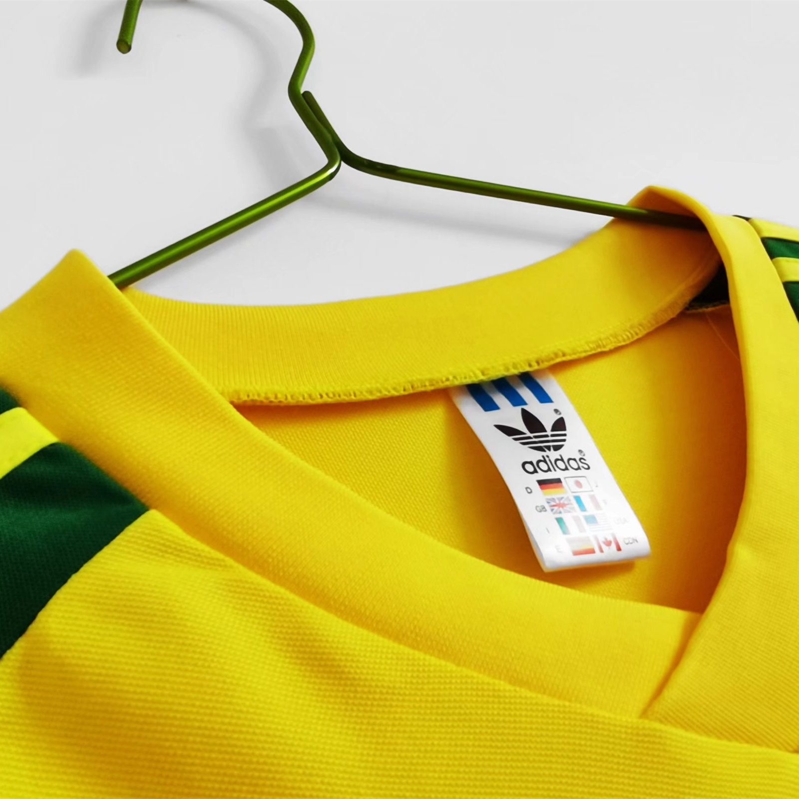 Retro Wales 1982 Away Stadium Jersey - UnitedFutballJersey