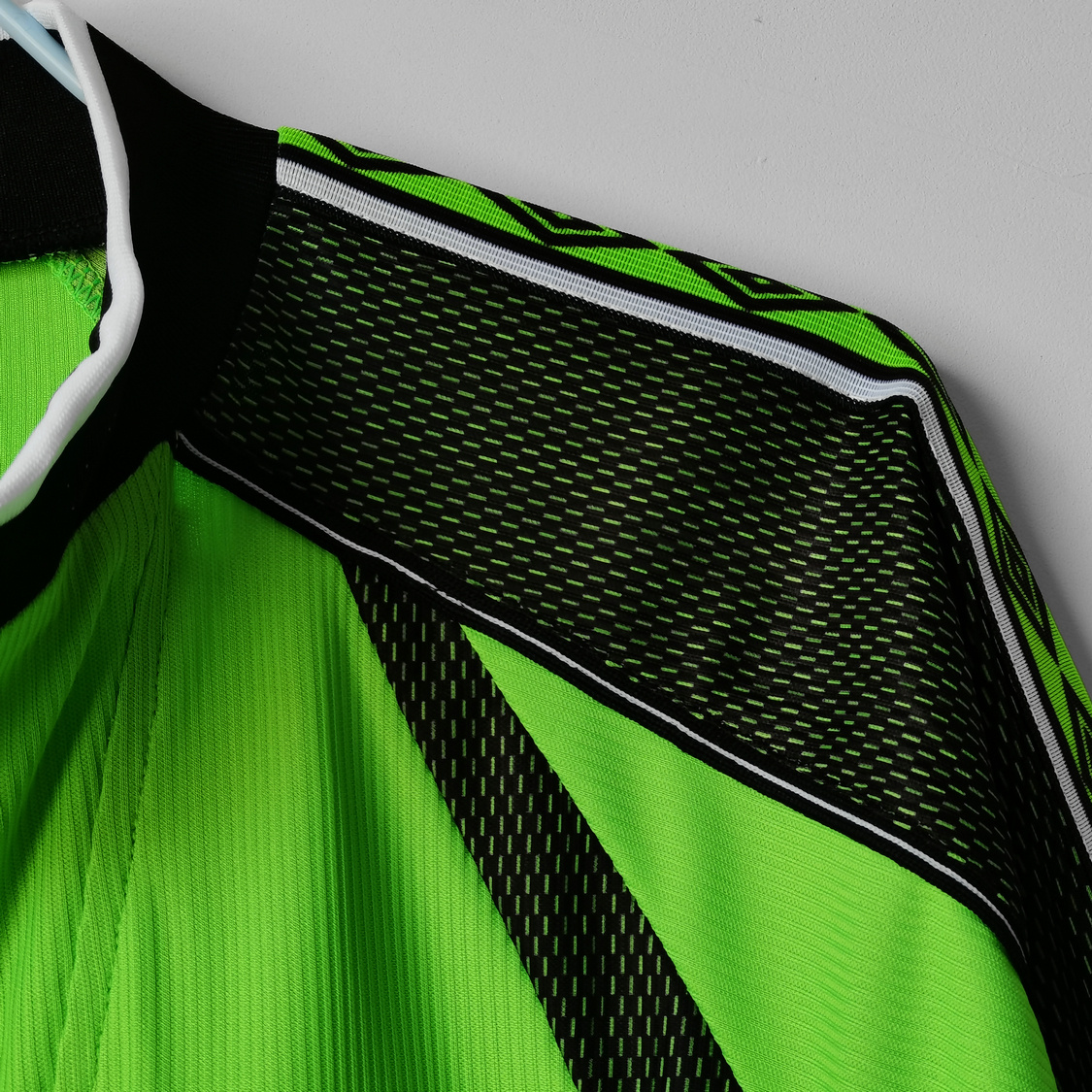 Manchester United Retro 98-99 Green Goalkeeper Long Sleeve Jersey - UnitedFutballJersey