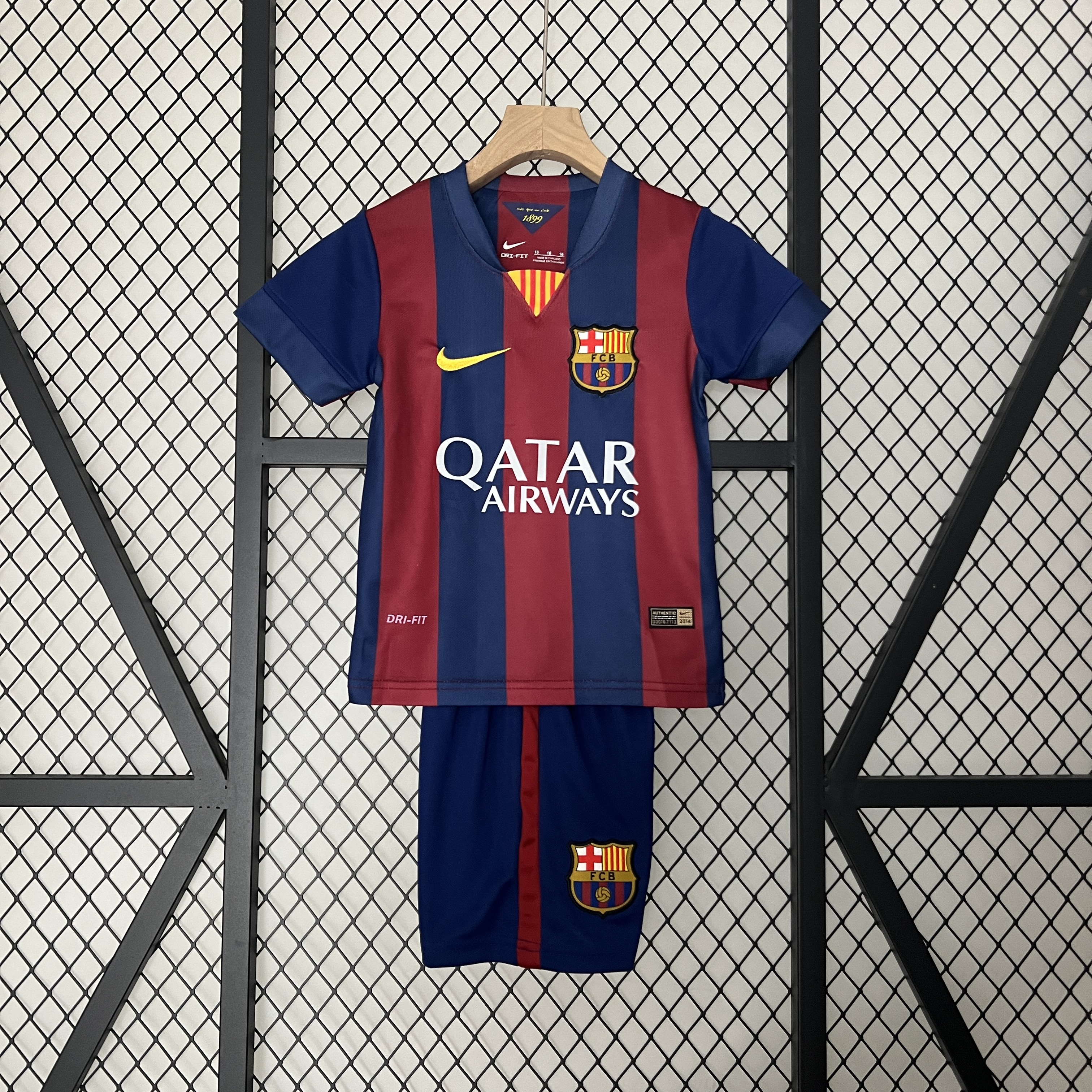 Retro Barcelona 14-15 Home Stadium Kids Kit - UnitedFutballJersey
