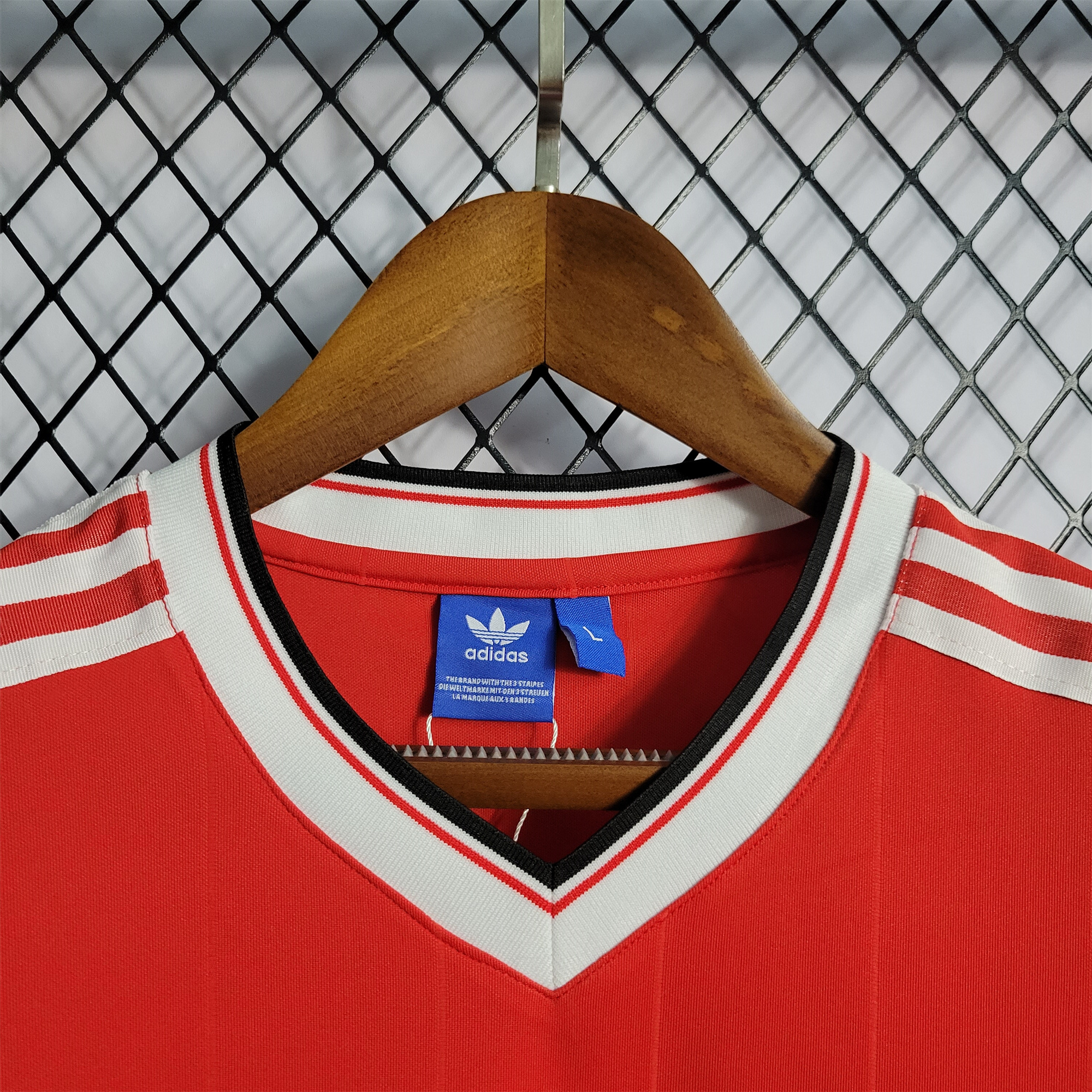 Manchester United Retro 83-84 Home Stadium Jersey - UnitedFutballJersey