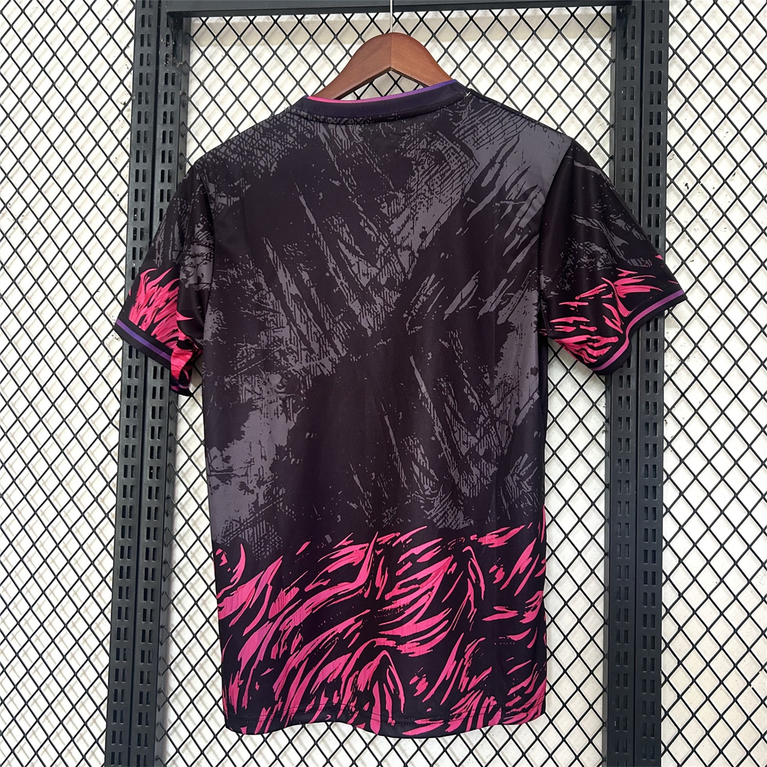 B.A.R.S.A 25-26 Pink Lion Black Jersey - Fans Version - UnitedFutballJersey