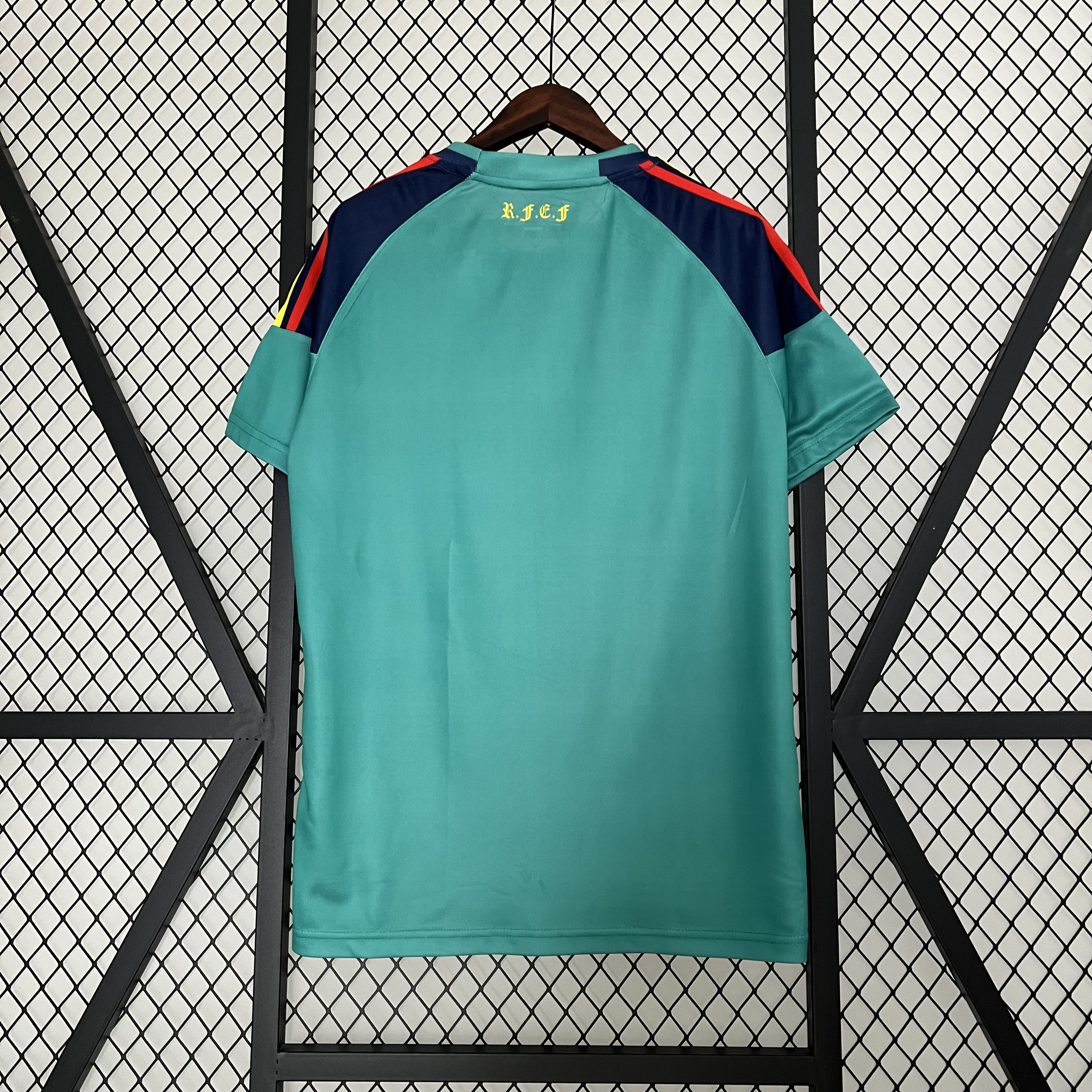 Retro Spain 2010 Green Goalkeeper Jersey - UnitedFutballJersey