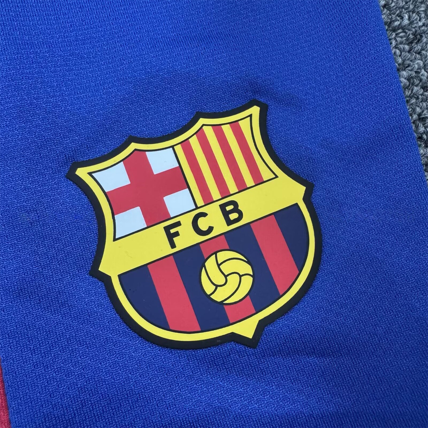 Retro Barcelona 2011-12 Home Kids Kit - UnitedFutballJersey
