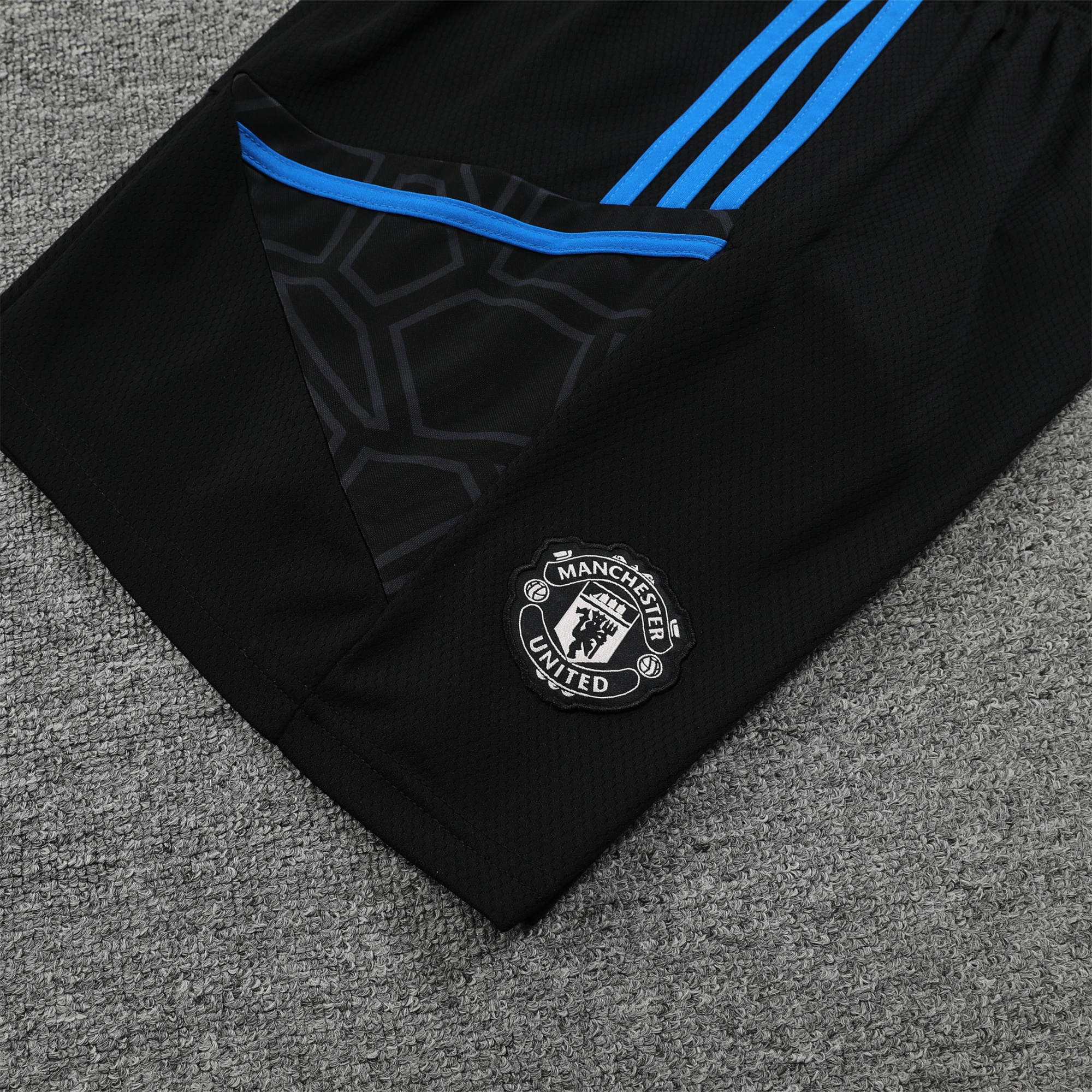 Manchester United 23-24 Vest Training Set Black Line - UnitedFutballJersey
