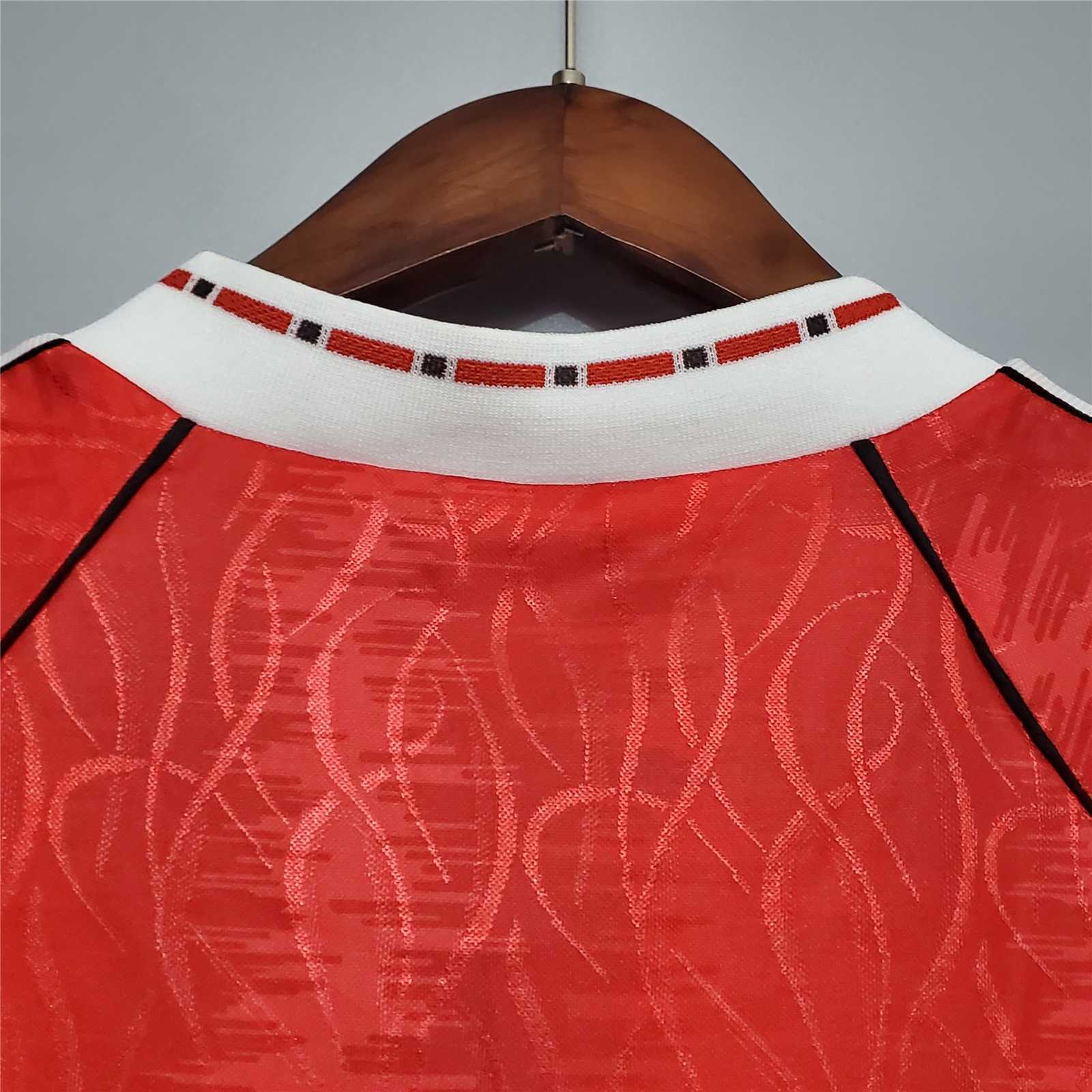 Retro Manchester United 91-92 Home Jersey - UnitedFutballJersey