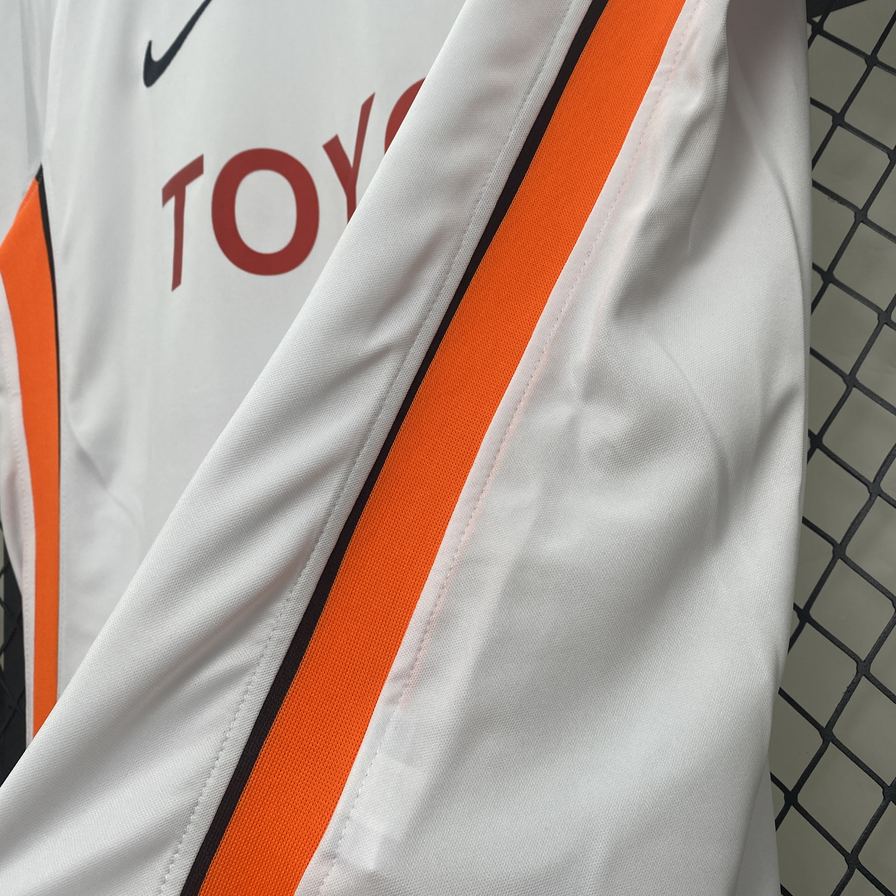 Retro Valencia 2006-07 Home Jersey - UnitedFutballJersey