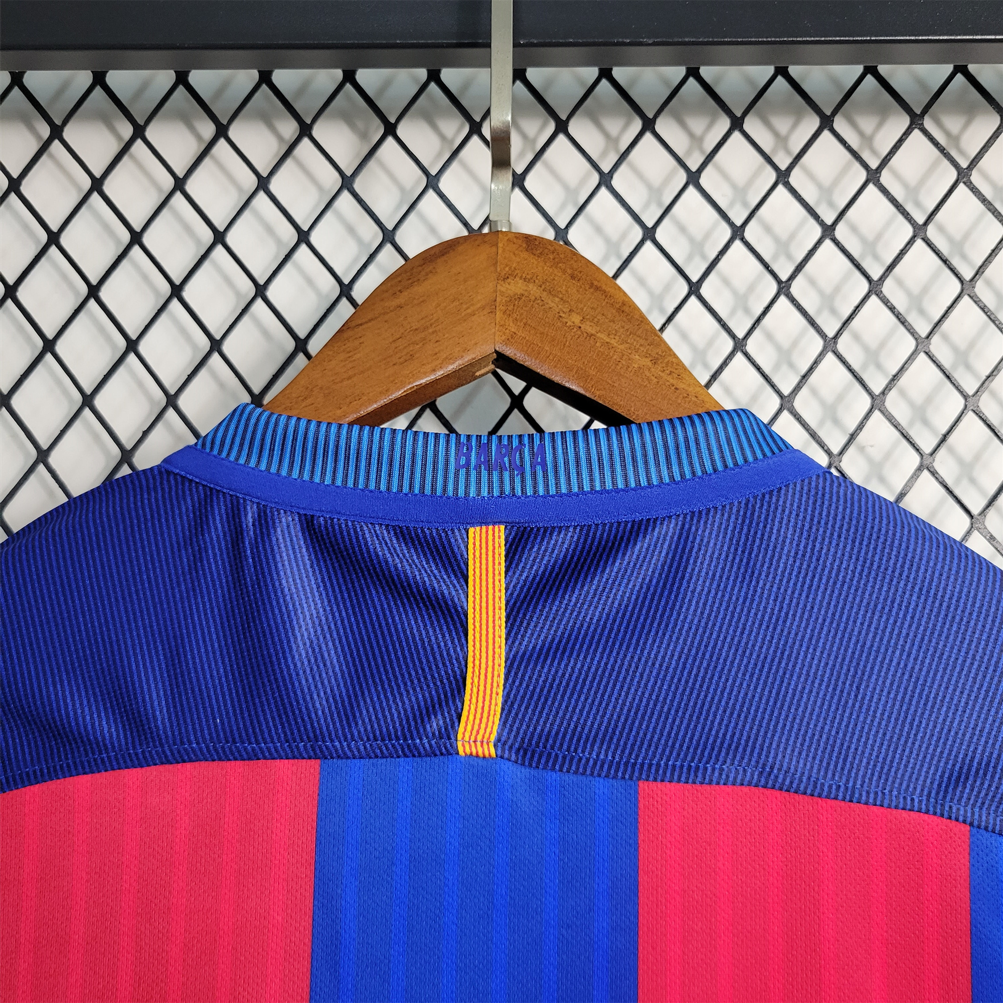 Retro Barcelona 16-17 Home Stadium Jersey - UnitedFutballJersey