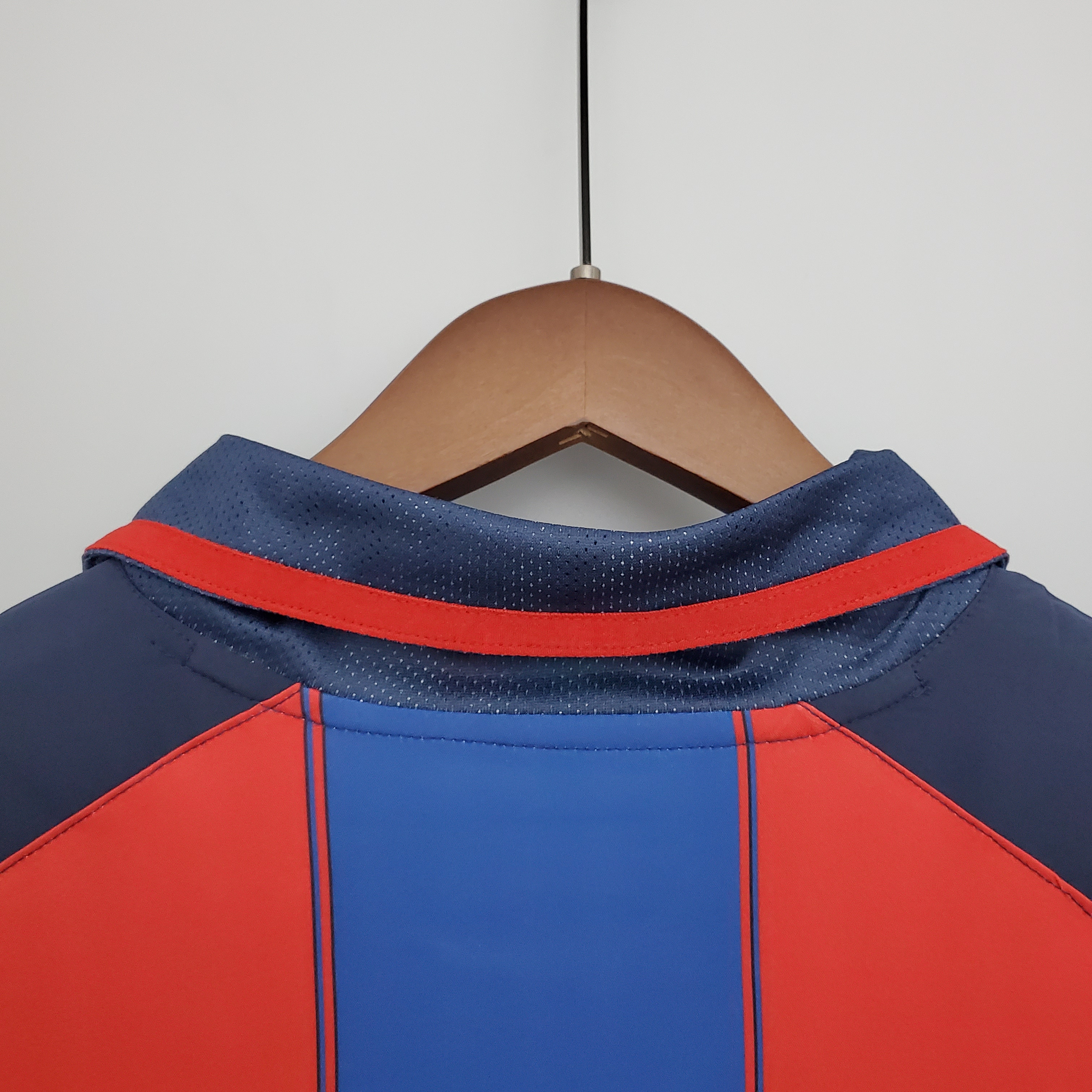 B.A.R.S.A Retro 03-04 Home Stadium Jersey - UnitedFutballJersey