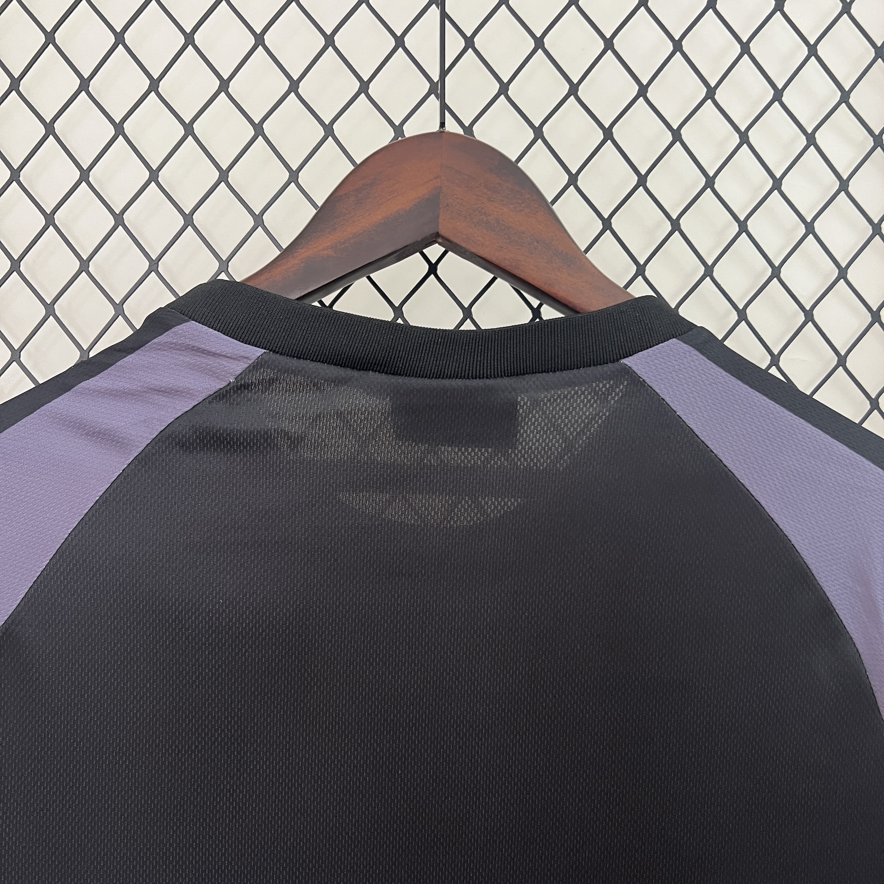 Retro Juventus 2001-02 Black Goalkeeper Jersey - UnitedFutballJersey