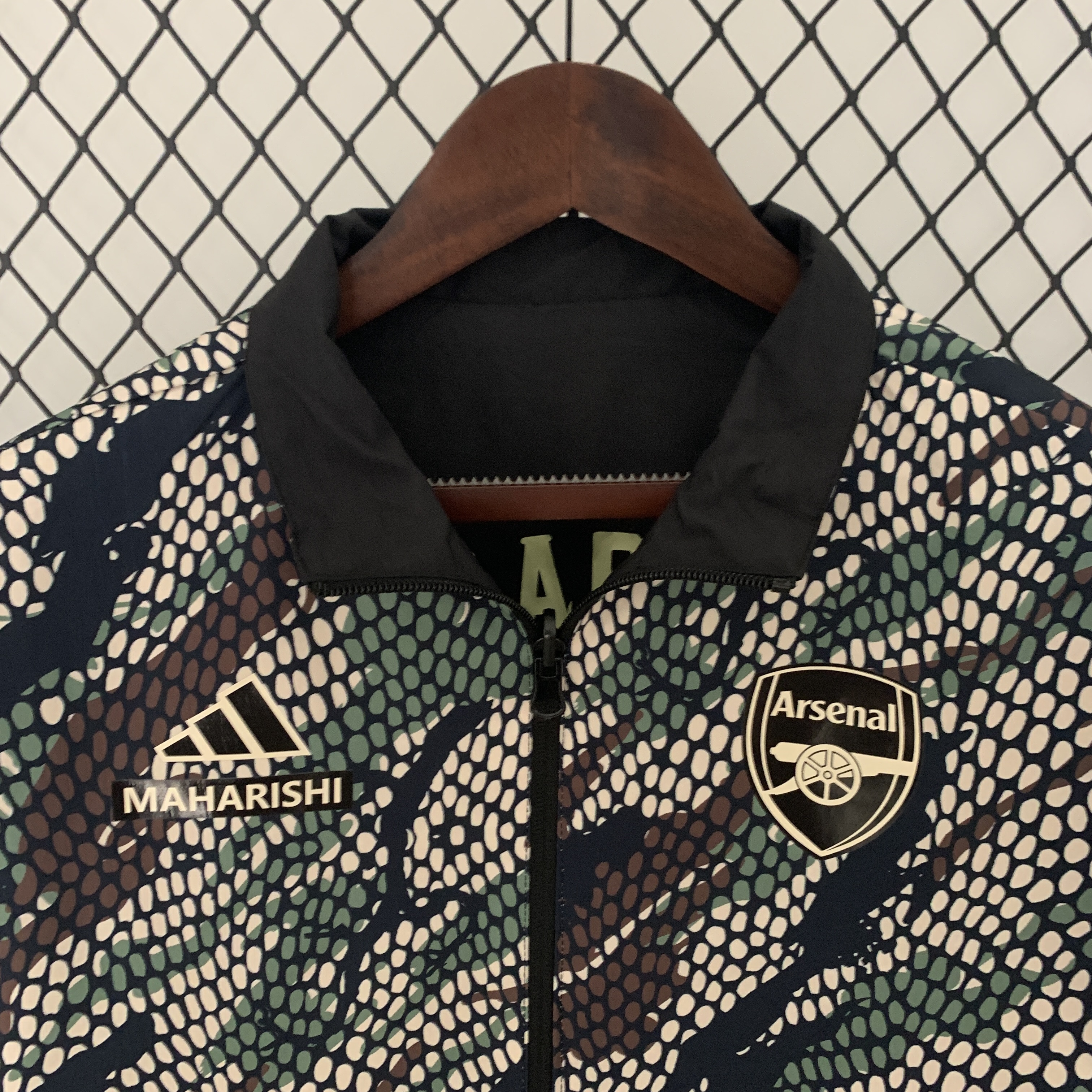 Arsenal x M.A.H.A R.I.S.H.I Limited Edition 23-24 Player Reversible Windbreaker - UnitedFutballJersey