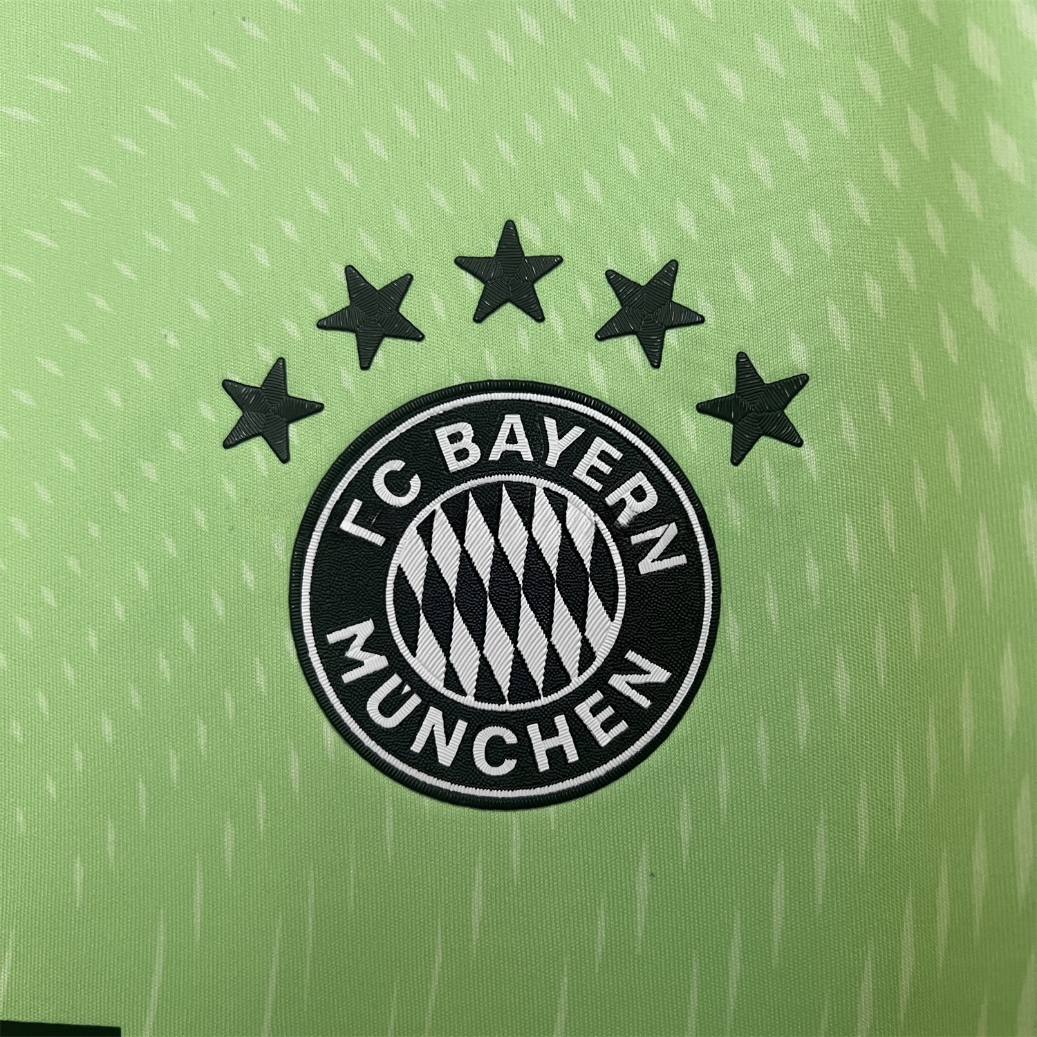 Bayern Munich 25-26 Green Goalkeeper Jersey - Fans Version - UnitedFutballJersey