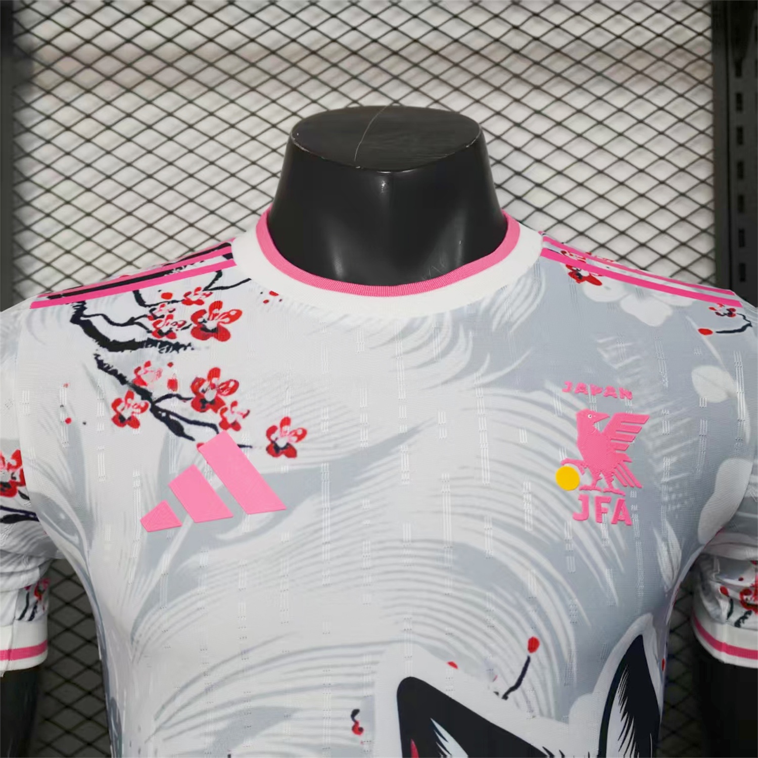 Japan 25-26 Pink And White Snow Fox Special Jersey - Player Version - UnitedFutballJersey
