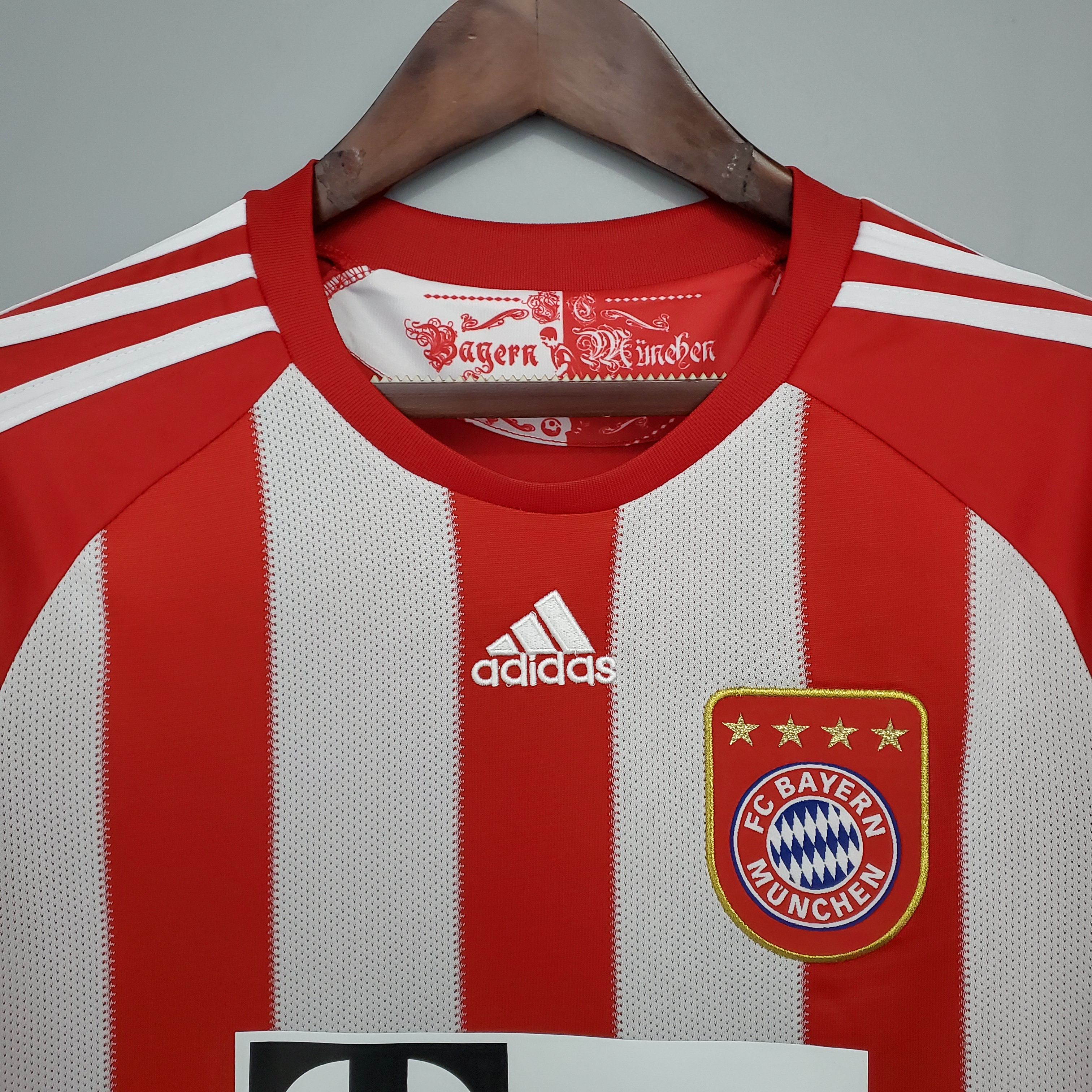 Retro Bayern Munich 10-11 Home Stadium Jersey - UnitedFutballJersey