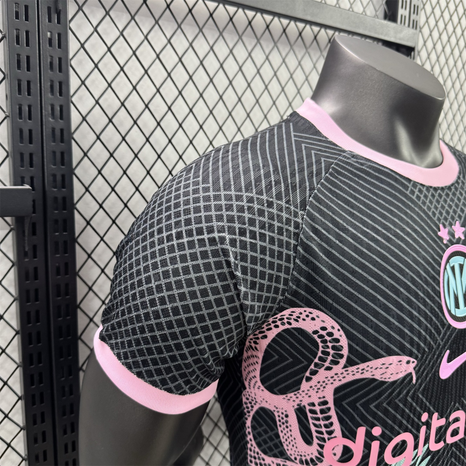 Inter Milan 25-26 Pink Snake Special Black Jersey - Player Version - UnitedFutballJersey