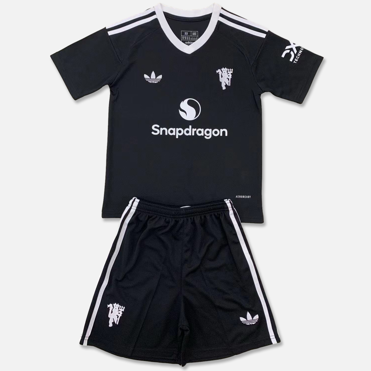Manchester United 24-25 Black Goalkeeper Kids Kit - UnitedFutballJersey