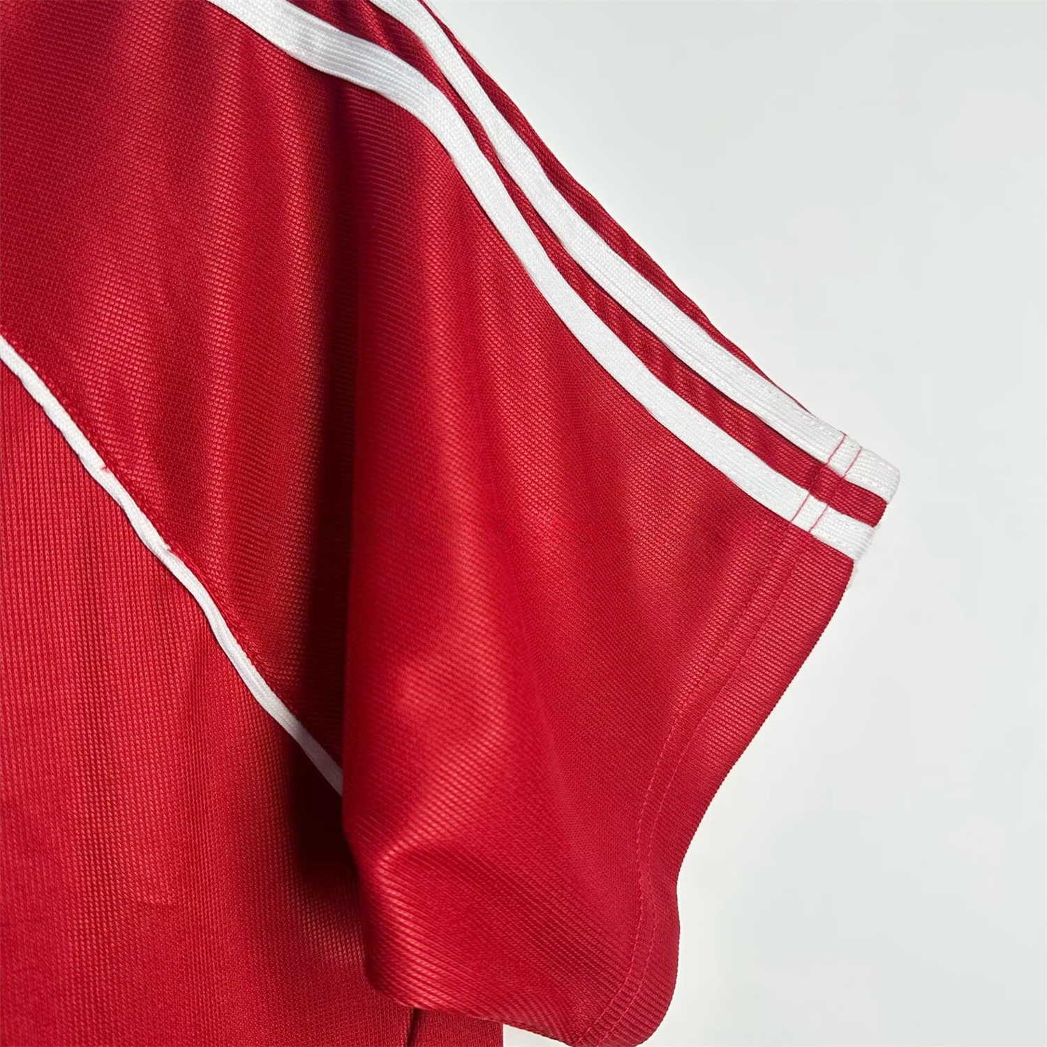 Retro Bayern Munich 2005-06 Home Jersey - UnitedFutballJersey
