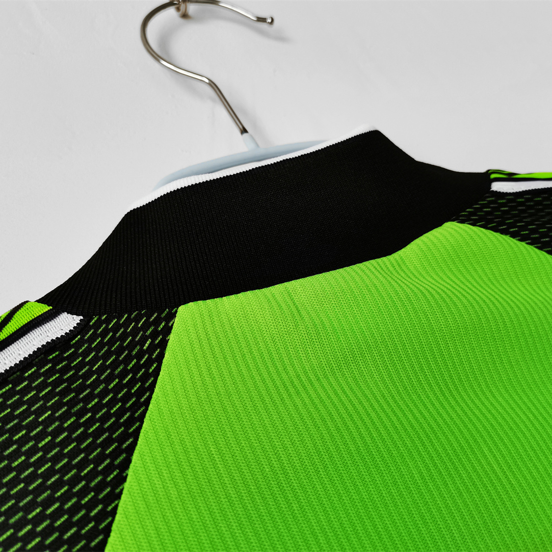 Retro Manchester United 98-99 Green Goalkeeper Long Sleeve Jersey - UnitedFutballJersey