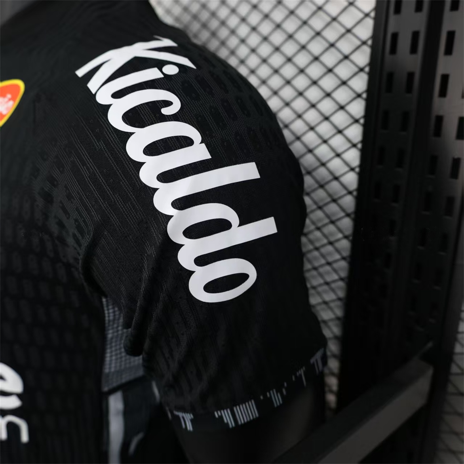 Santos 2025-26 Goalkeeper 2 Black Jersey With Sponsors - Player Version - UnitedFutballJersey