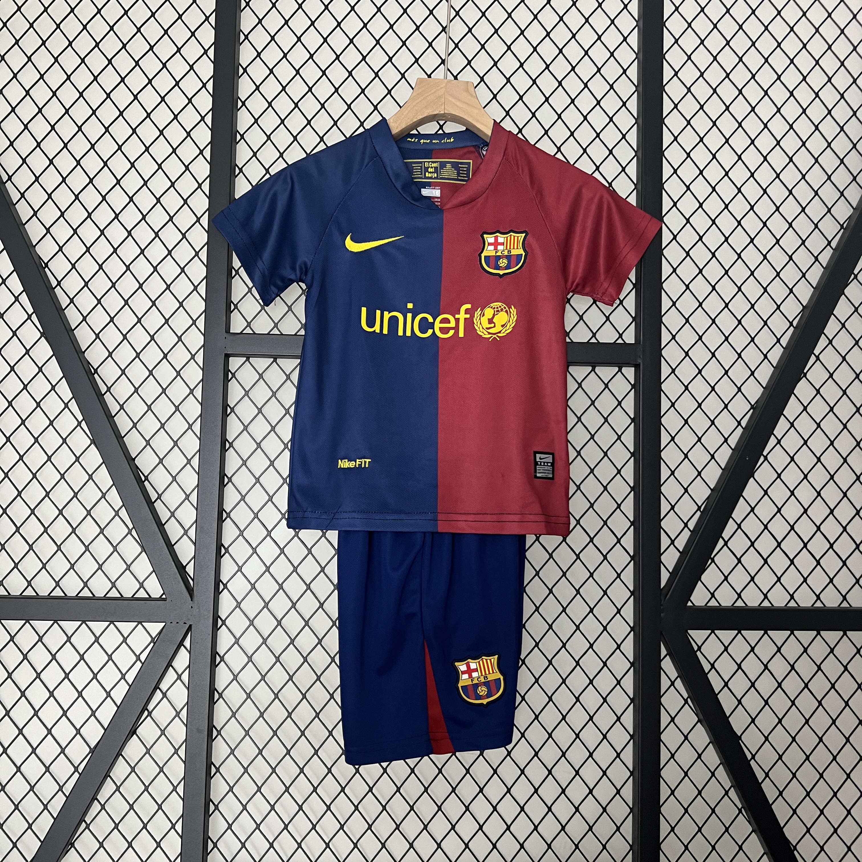 Retro Barcelona 2008-09 Home Stadium Kids Kit - UnitedFutballJersey