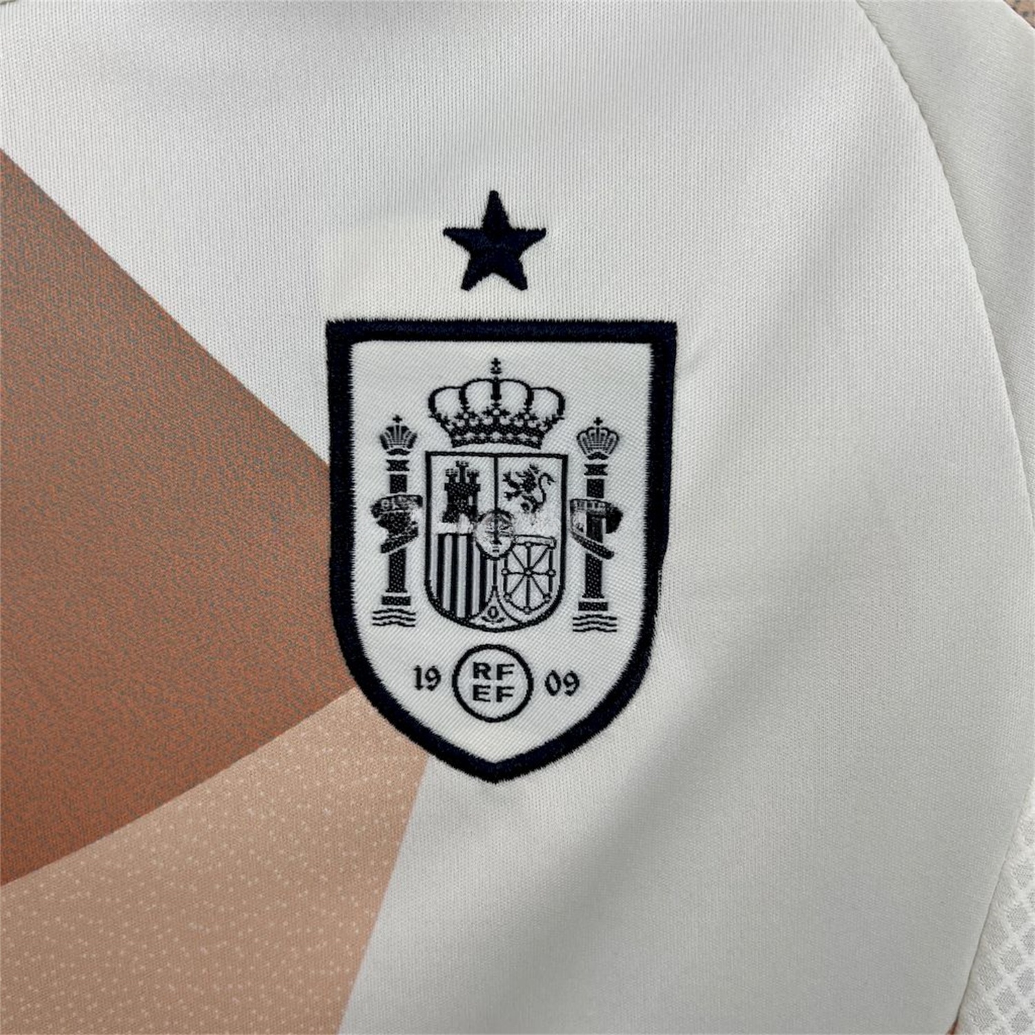 Spain 2025 Women's Team Away Kids Kit - UnitedFutballJersey