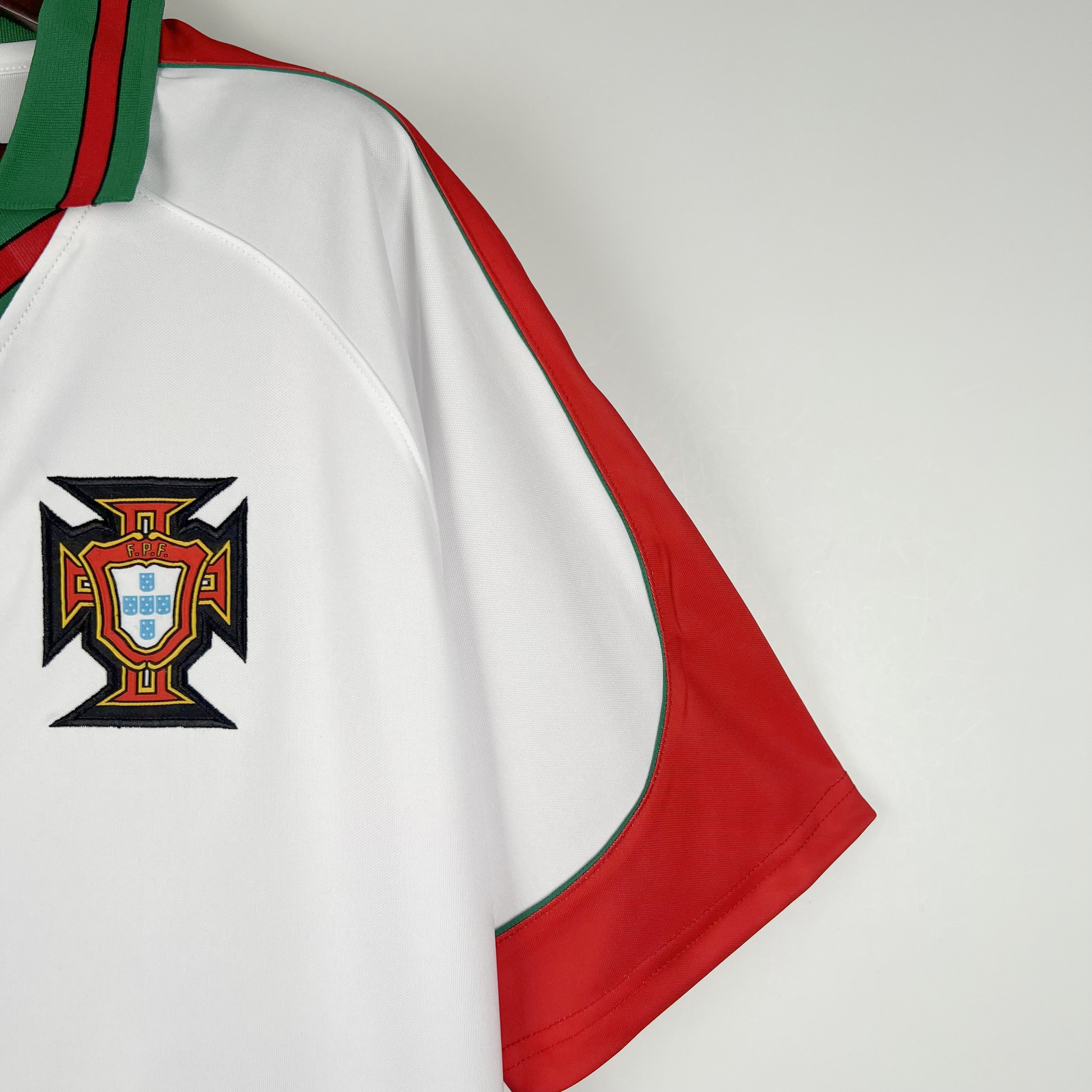 Retro Portugal 1996-97 Away Stadium Jersey - UnitedFutballJersey