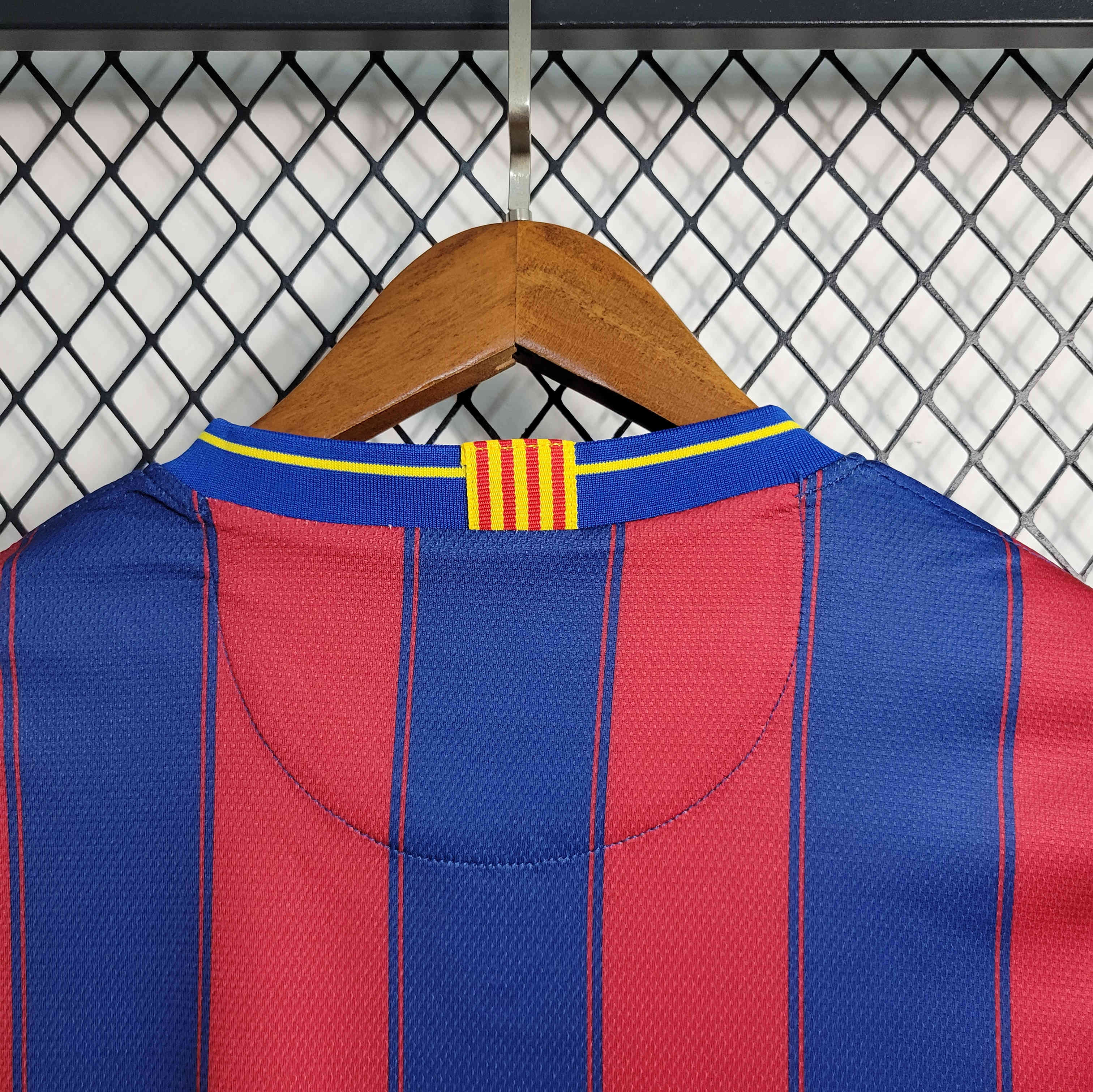 B.A.R.S.A Retro 09-10 Home Stadium Jersey - UnitedFutballJersey