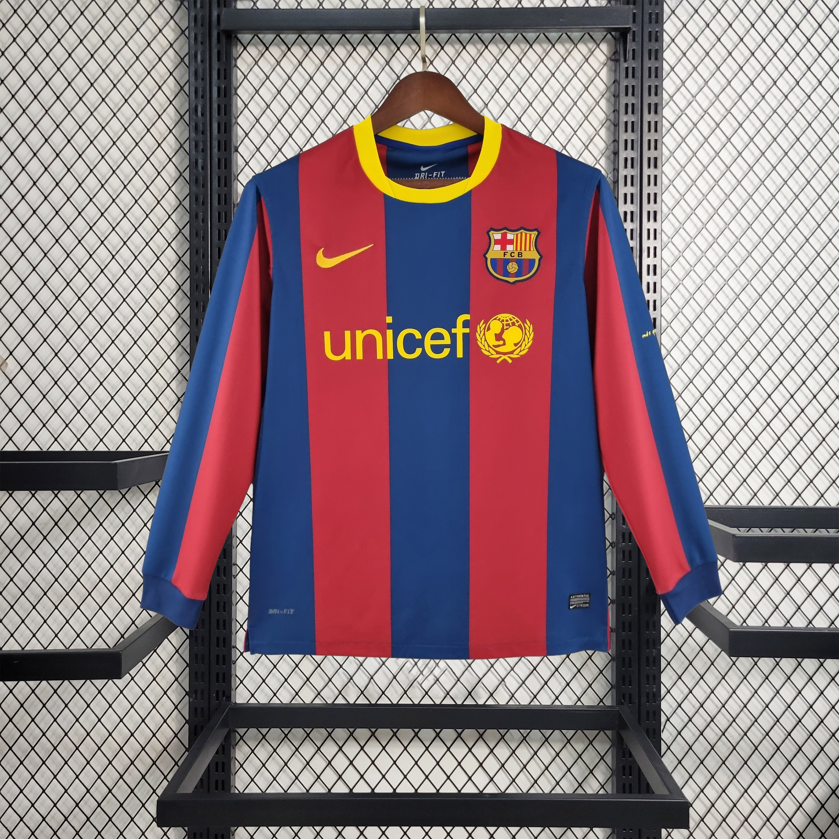 Retro Barcelona 10-11 Home Long Sleeve Jersey - UnitedFutballJersey