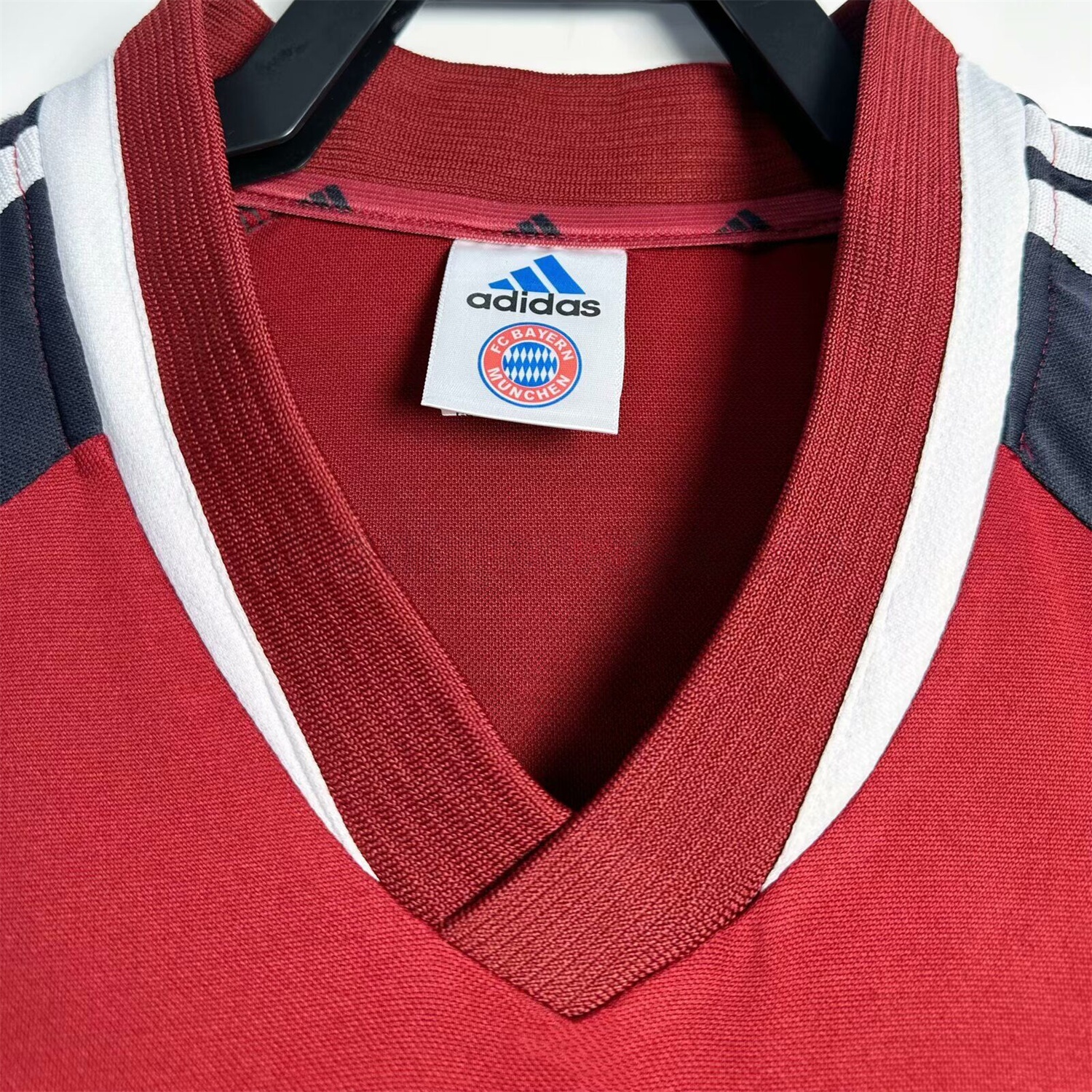 Retro Bayern Munich 2001-02 Home Jersey - UnitedFutballJersey
