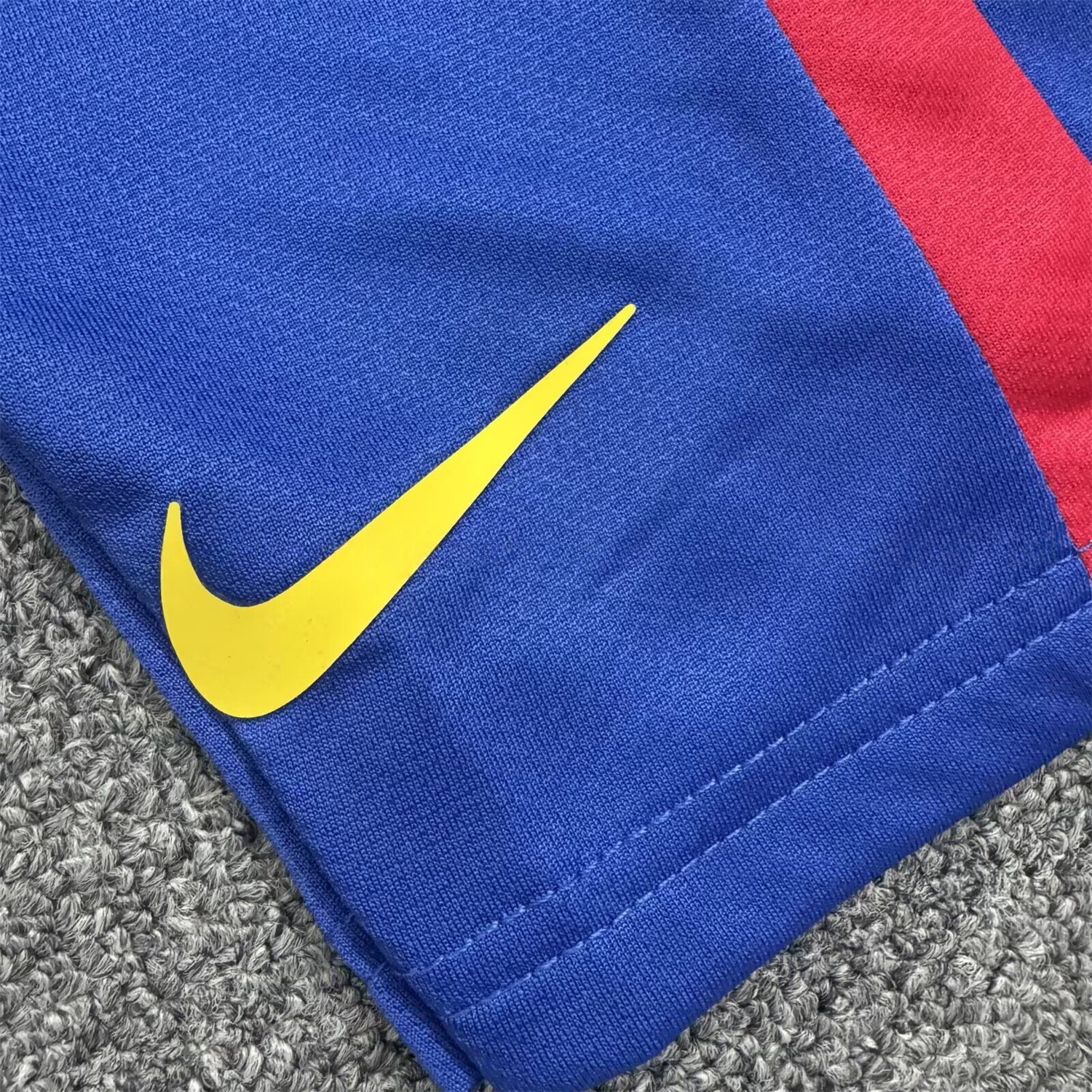 Retro Barcelona 2011-12 Home Kids Kit - UnitedFutballJersey