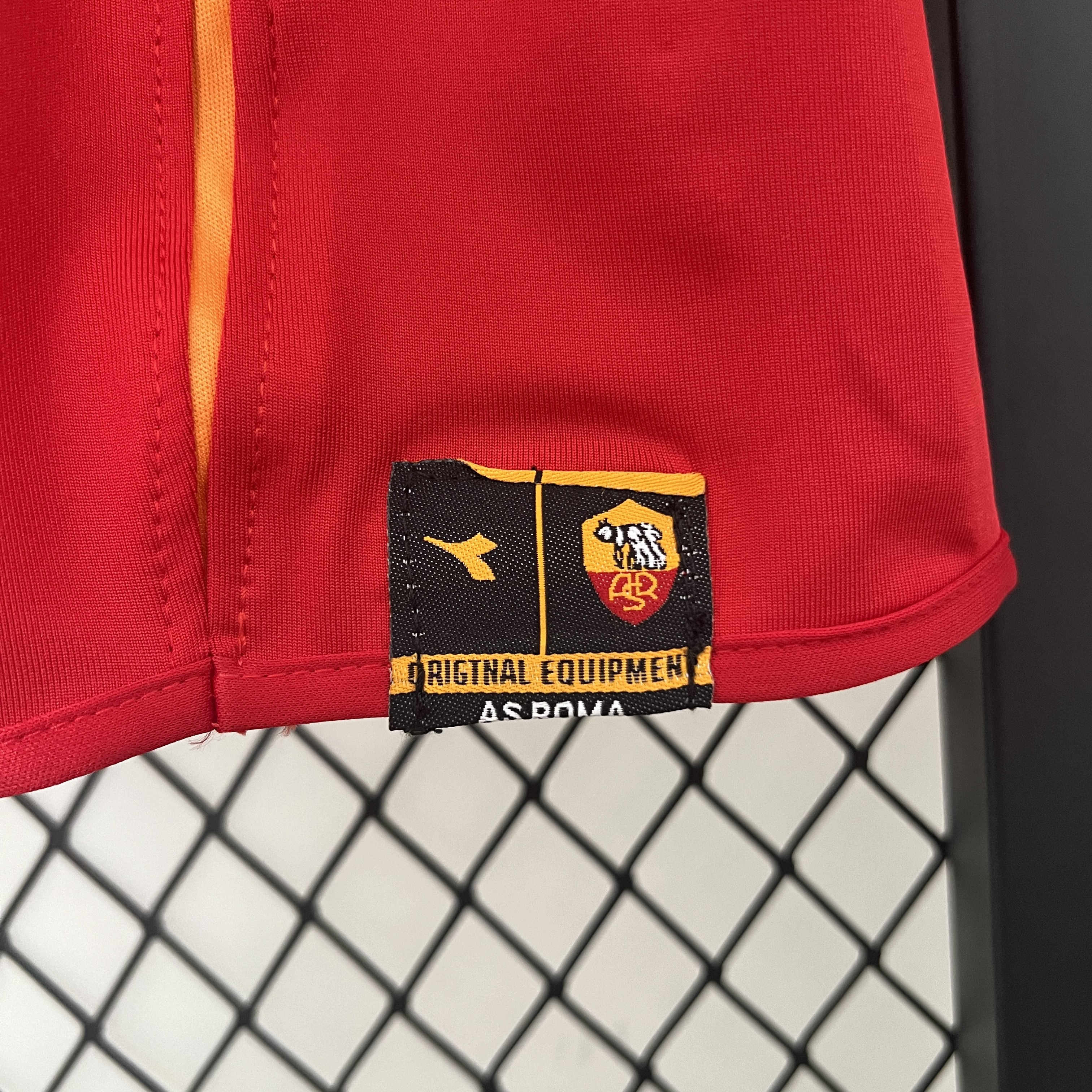 Retro Roma 2004-05 Home Jersey - UnitedFutballJersey