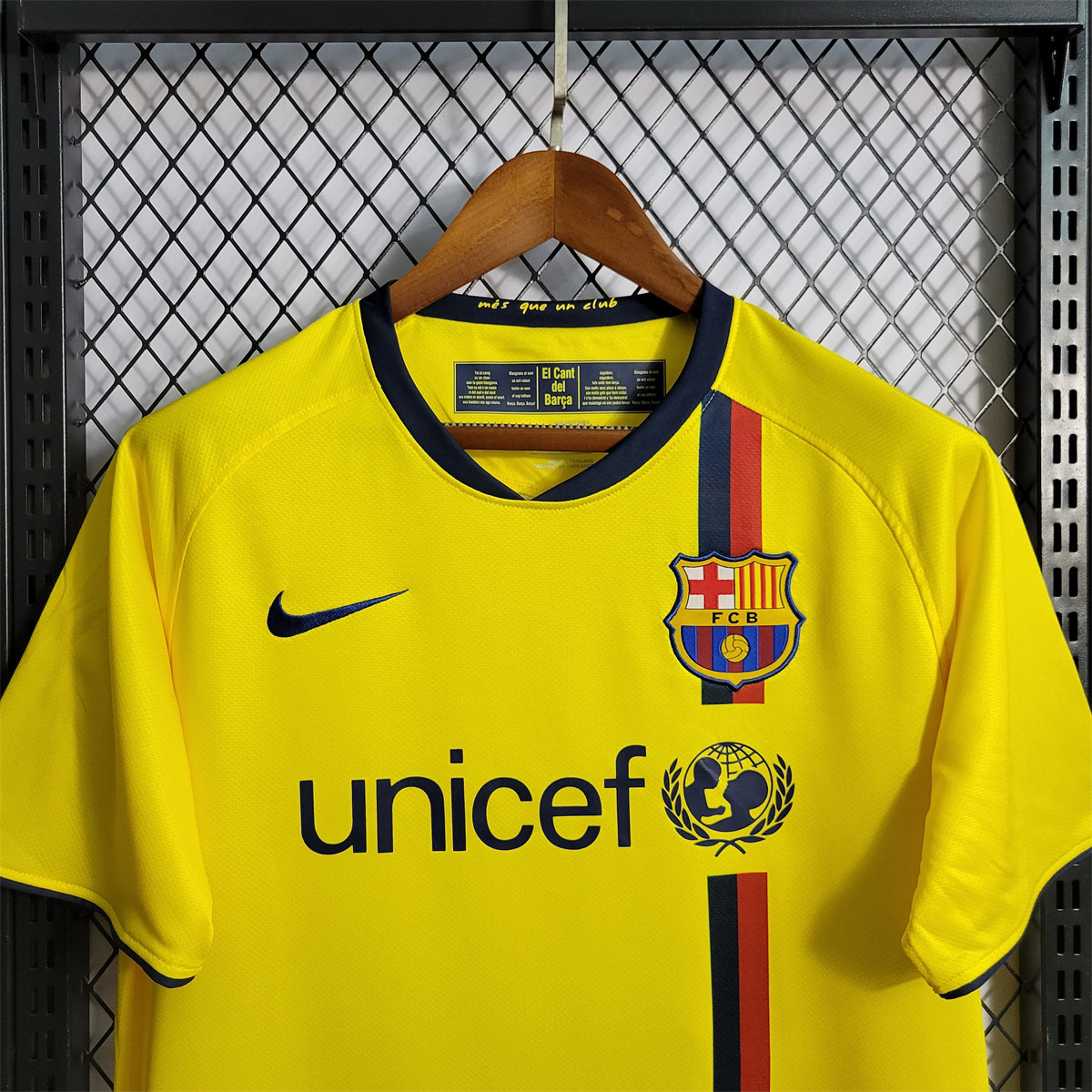 Retro Barcelona 08-09 Away Jersey - UnitedFutballJersey