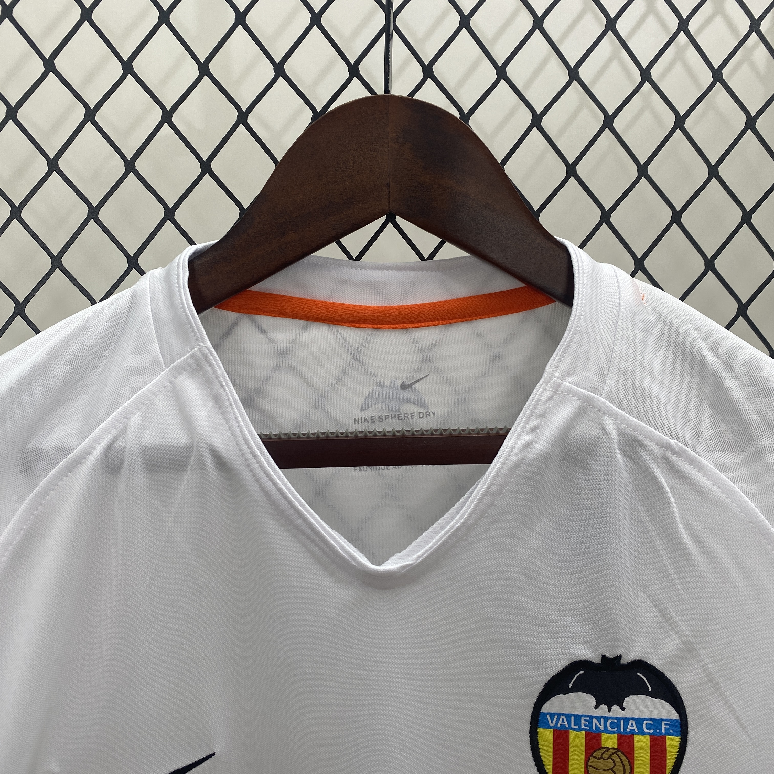 Retro Valencia 2006-07 Home Jersey - UnitedFutballJersey