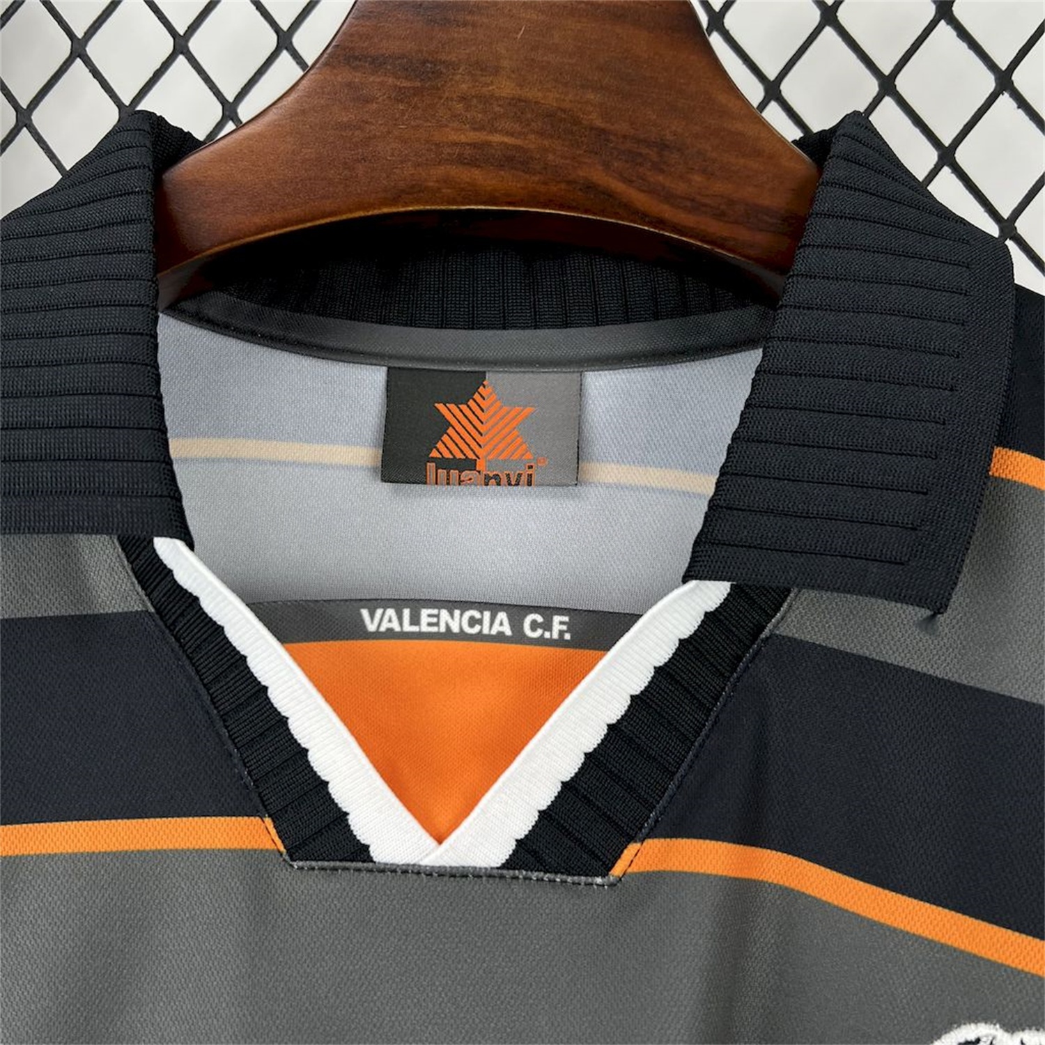 Retro Valencia 1999-00 Third Jersey - UnitedFutballJersey