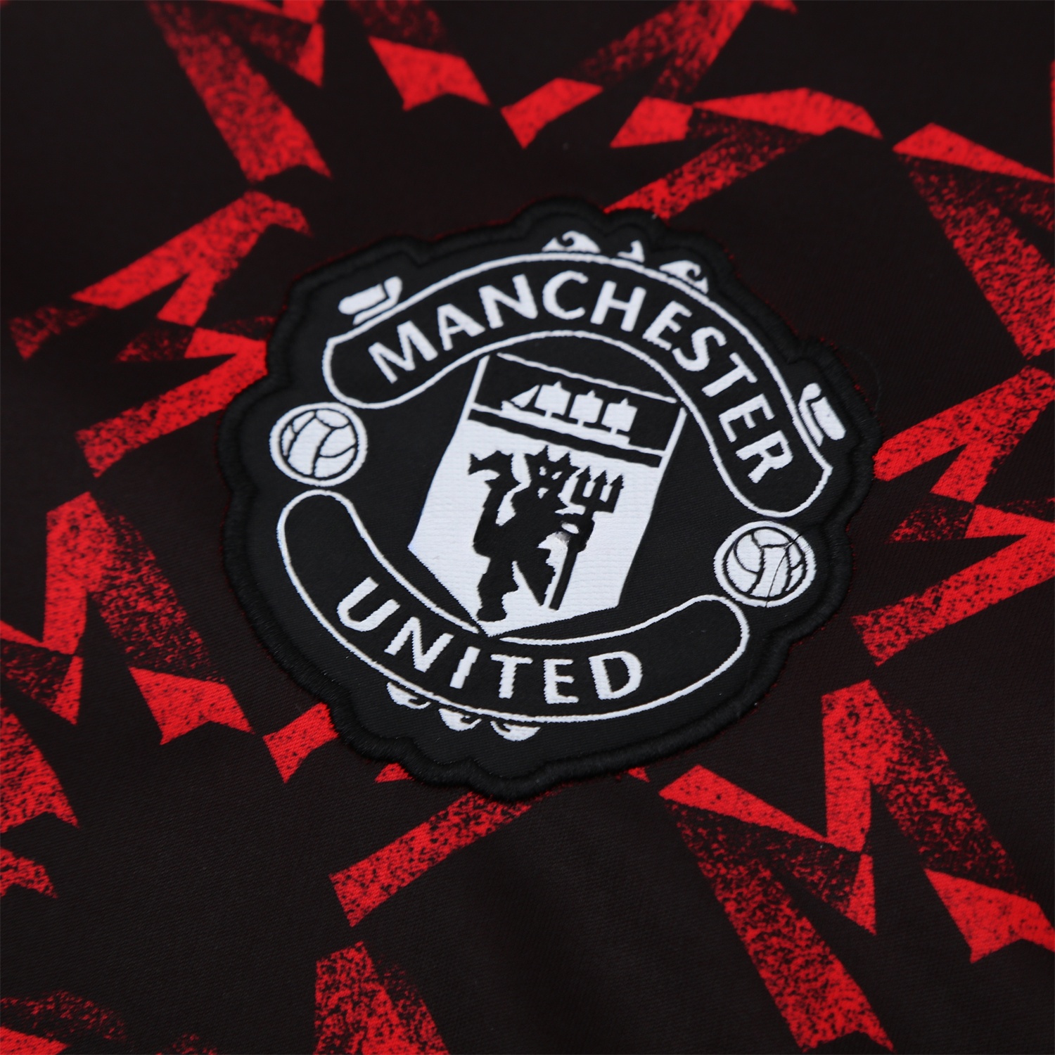 Manchester United 25-26 Pre-Match Short-Sleeve Training Set - Red Top & Black Shorts - UnitedFutballJersey