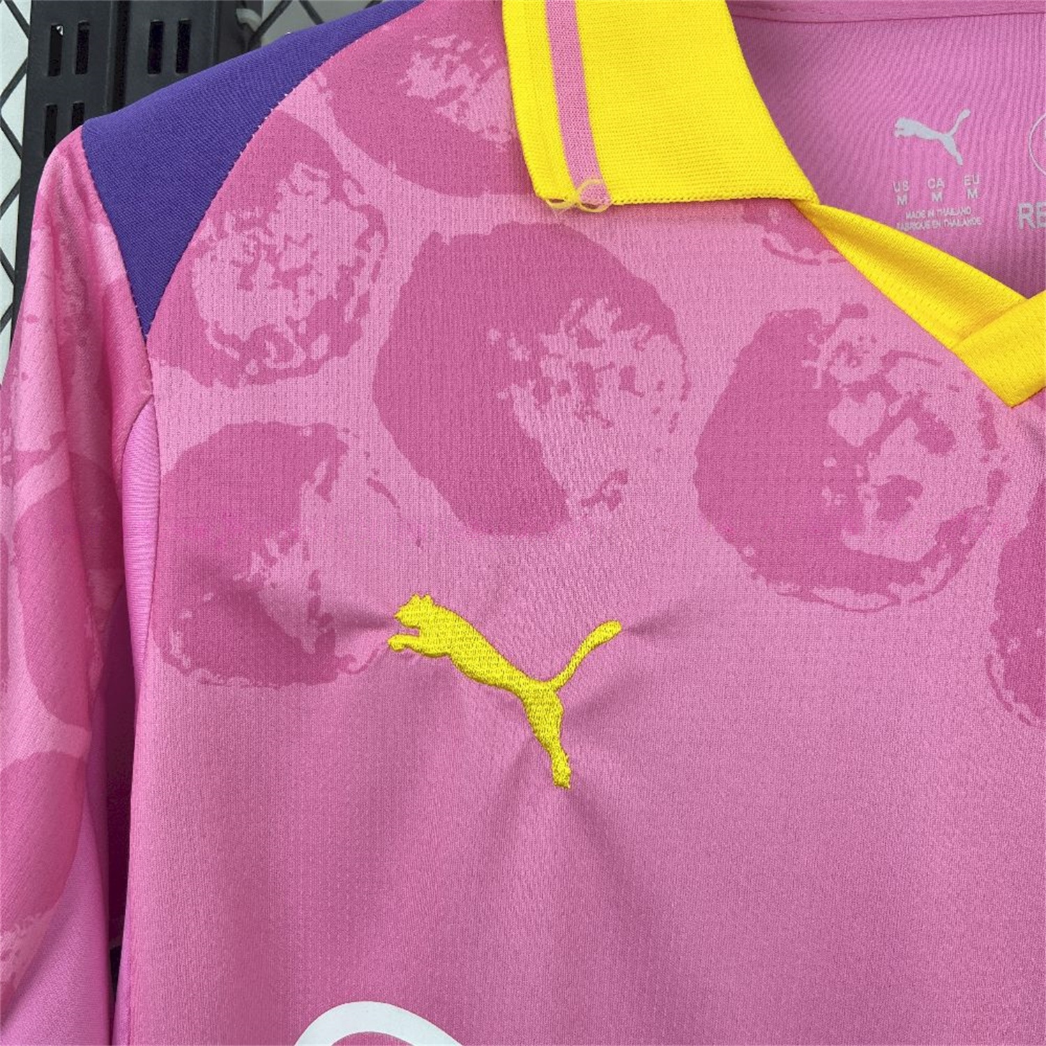Dortmund 25-26 Club World Cup Pink Goalkeeper Jersey - Fans Version - UnitedFutballJersey
