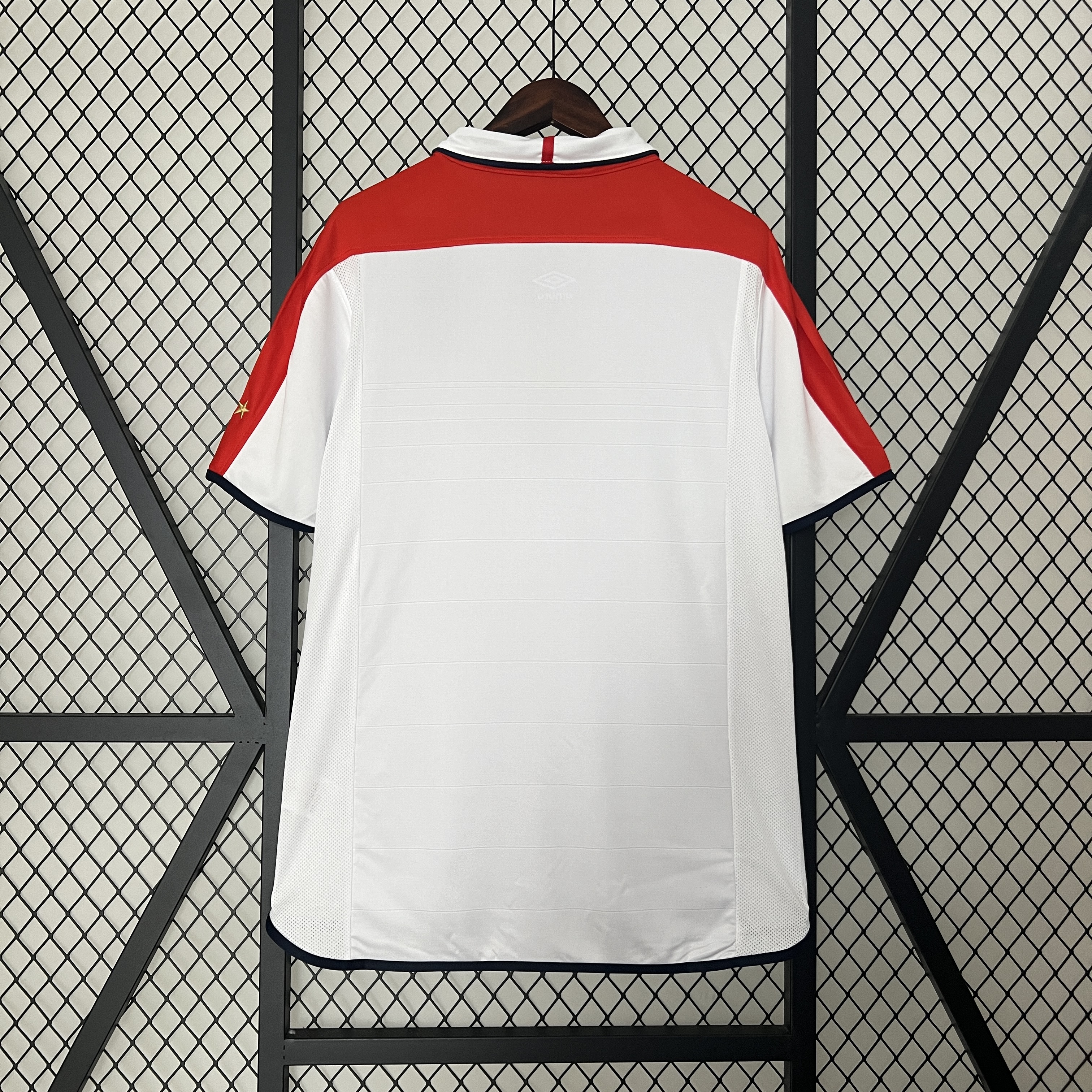 Retro England 2004 Home Stadium Jersey - UnitedFutballJersey