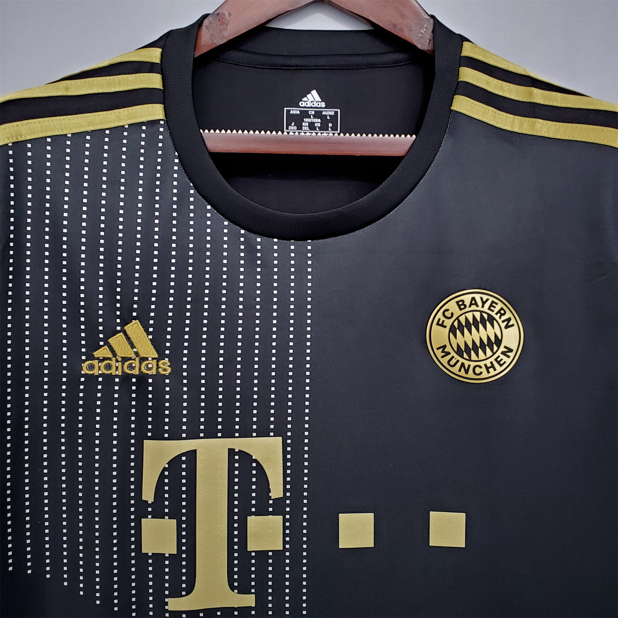 Retro Bayern Munich 21-22 Away Stadium Jersey - UnitedFutballJersey