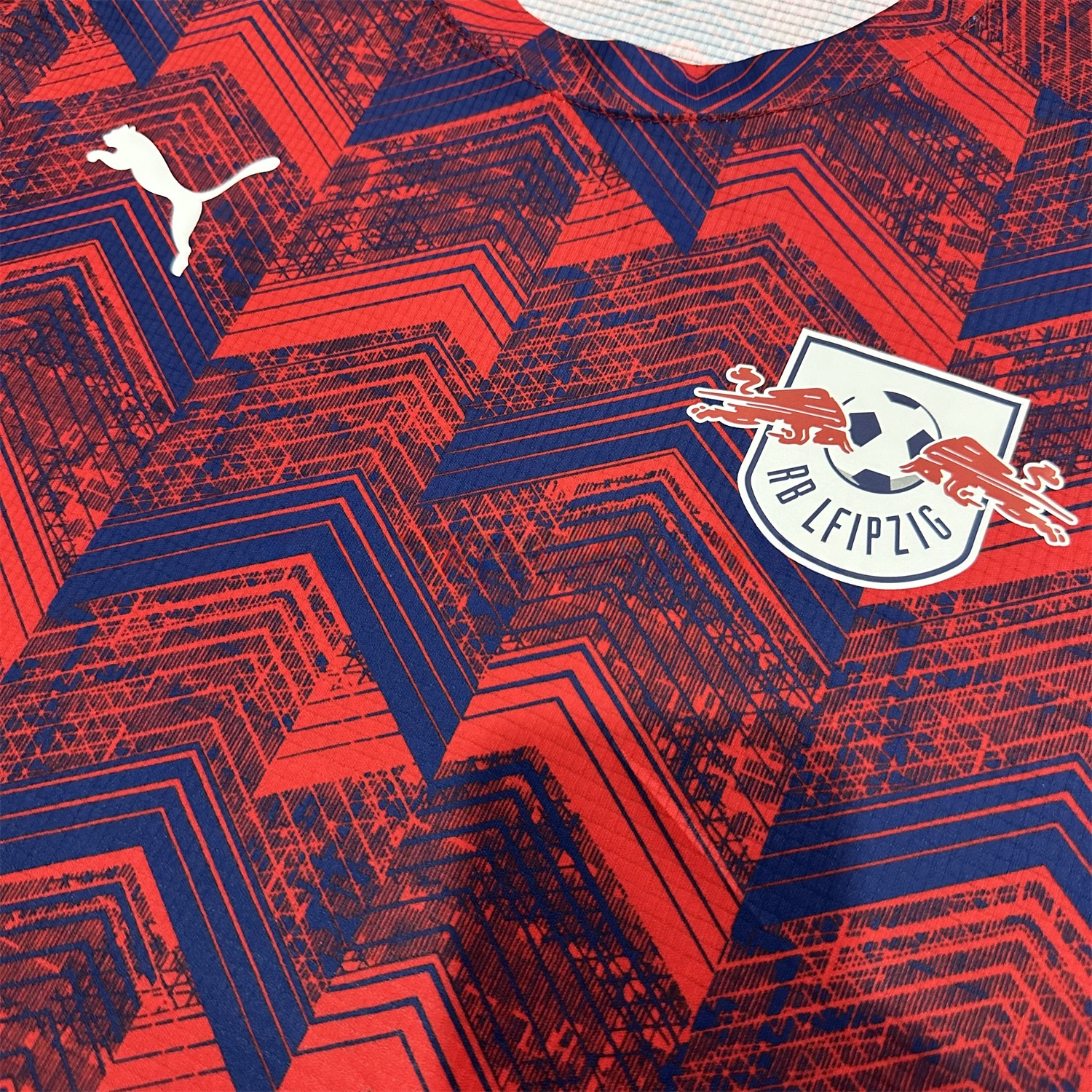 RB Leipzig 25-26 Pre-Match Red Blue Training Jersey - Fans Version - UnitedFutballJersey