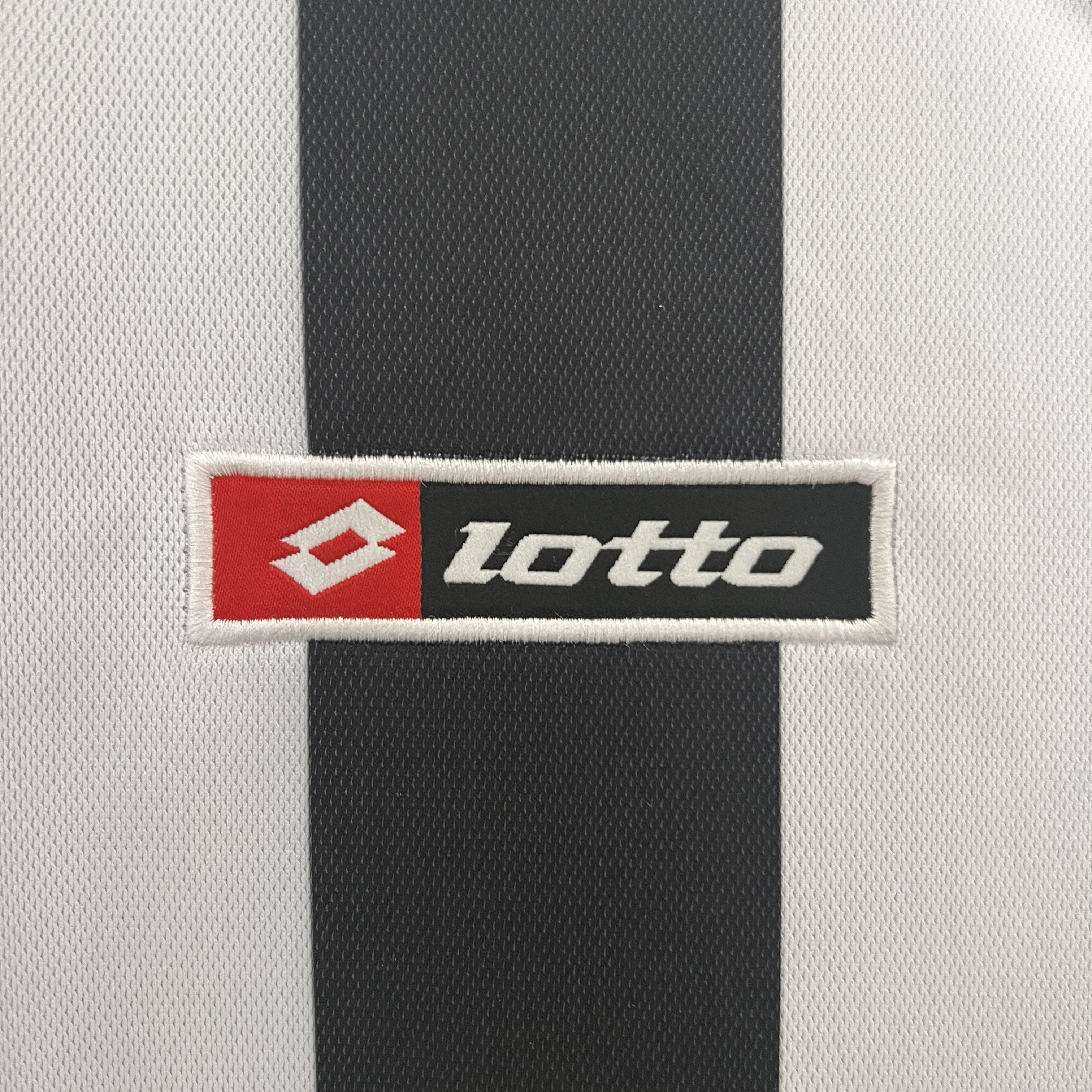 Retro Juventus 2001-02 Home Stadium Jersey - UnitedFutballJersey