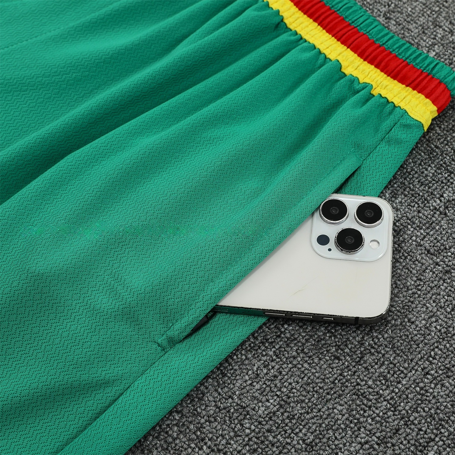 Cameroon 25-26 Short-Sleeve Training Set - White Top and Green Shorts - UnitedFutballJersey