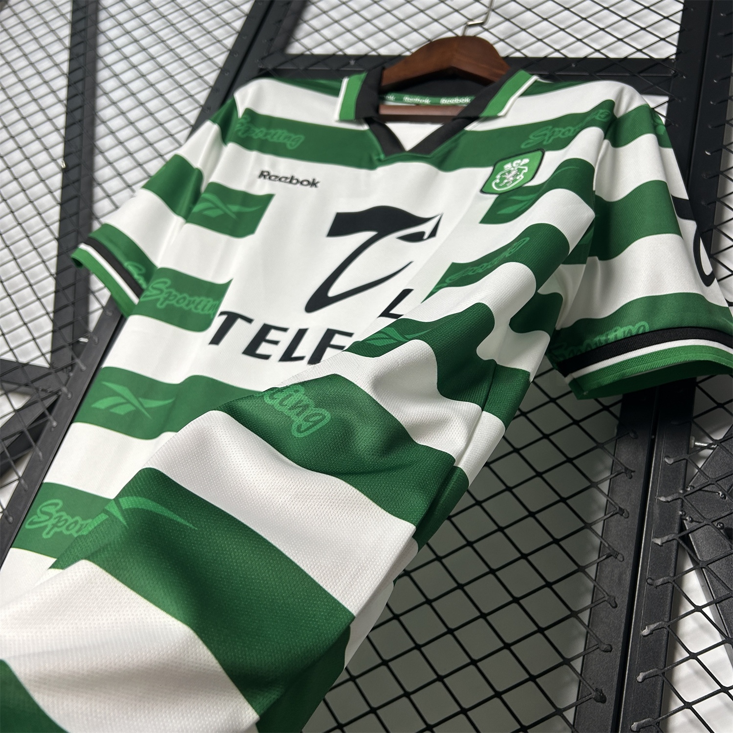 Retro Sporting CP 1999-00 Home Jersey - UnitedFutballJersey