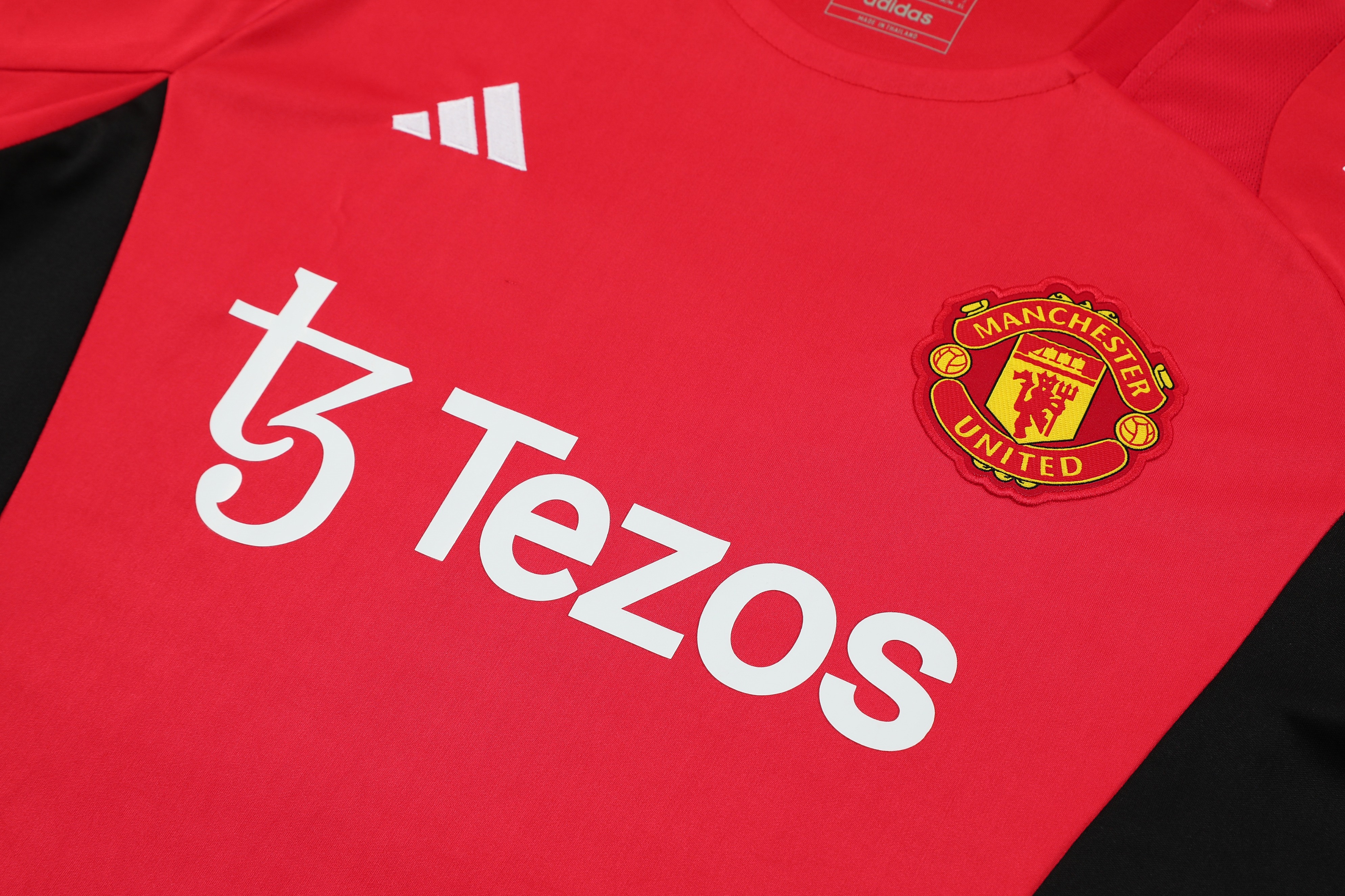 Manchester United 24-25 Short-Sleeve Training Kids Kit - Red Top and Black Shorts - UnitedFutballJersey