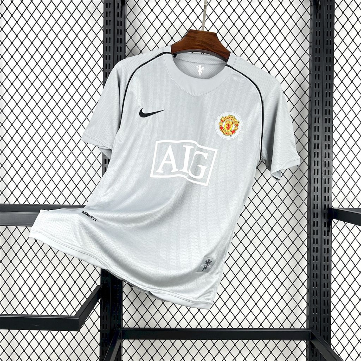 Retro Manchester United 2007-08 Grey Goalkeeper Jersey - UnitedFutballJersey