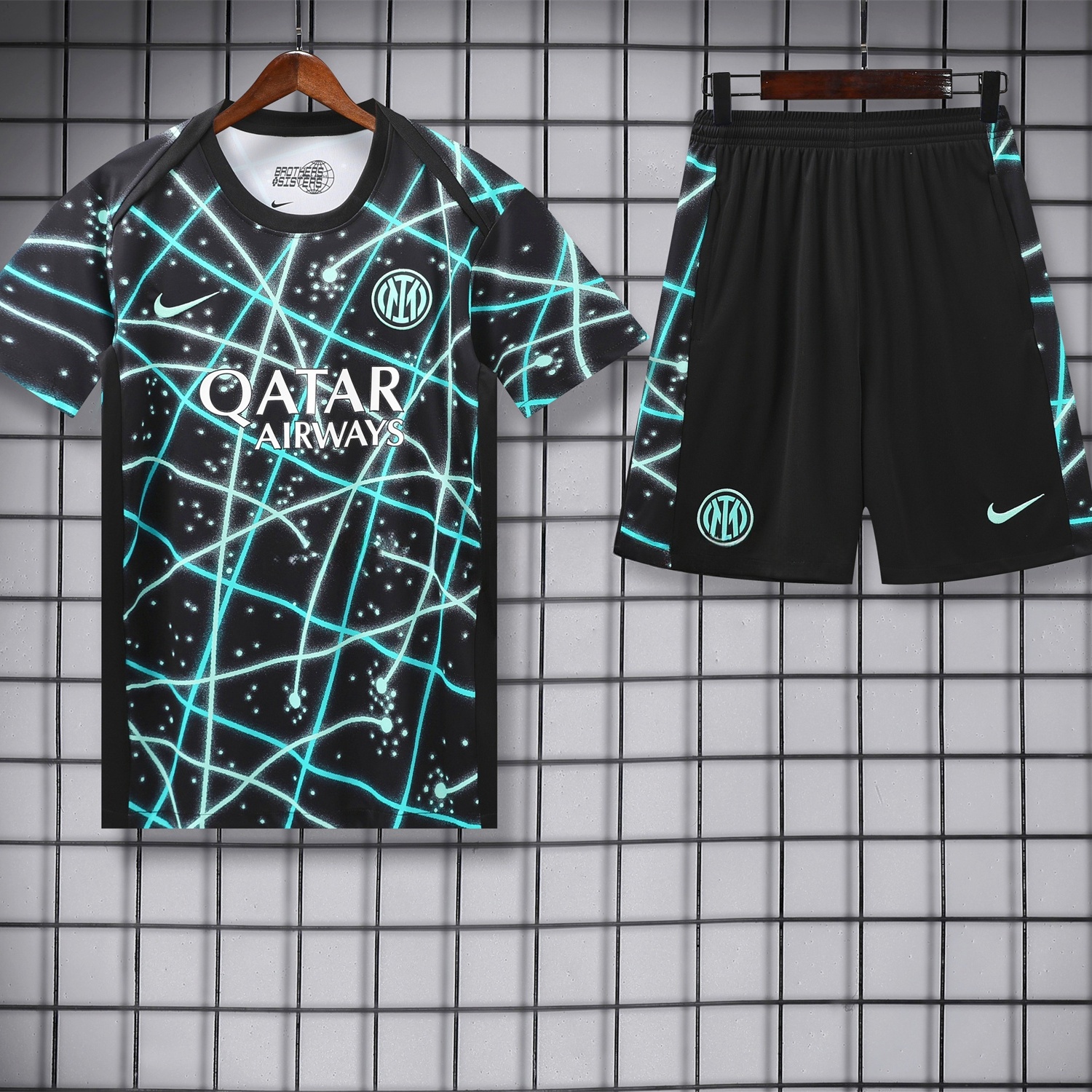 Inter Milan 25-26 Short-Sleeve Training Set - Blue Fluorescent Rays Black Top & Black Shorts - UnitedFutballJersey