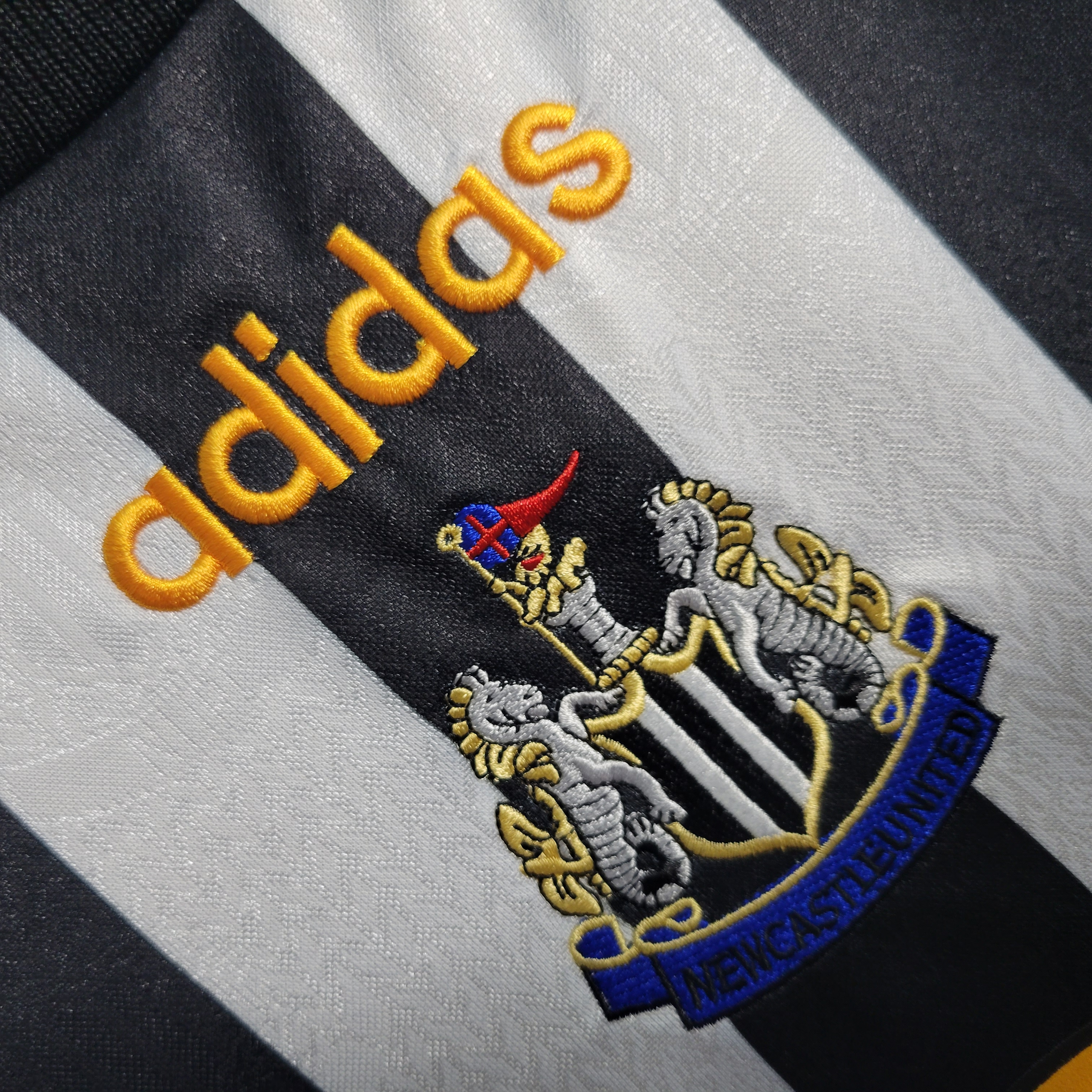 Retro Newcastle United 1995-97 Home Stadium Jersey - UnitedFutballJersey