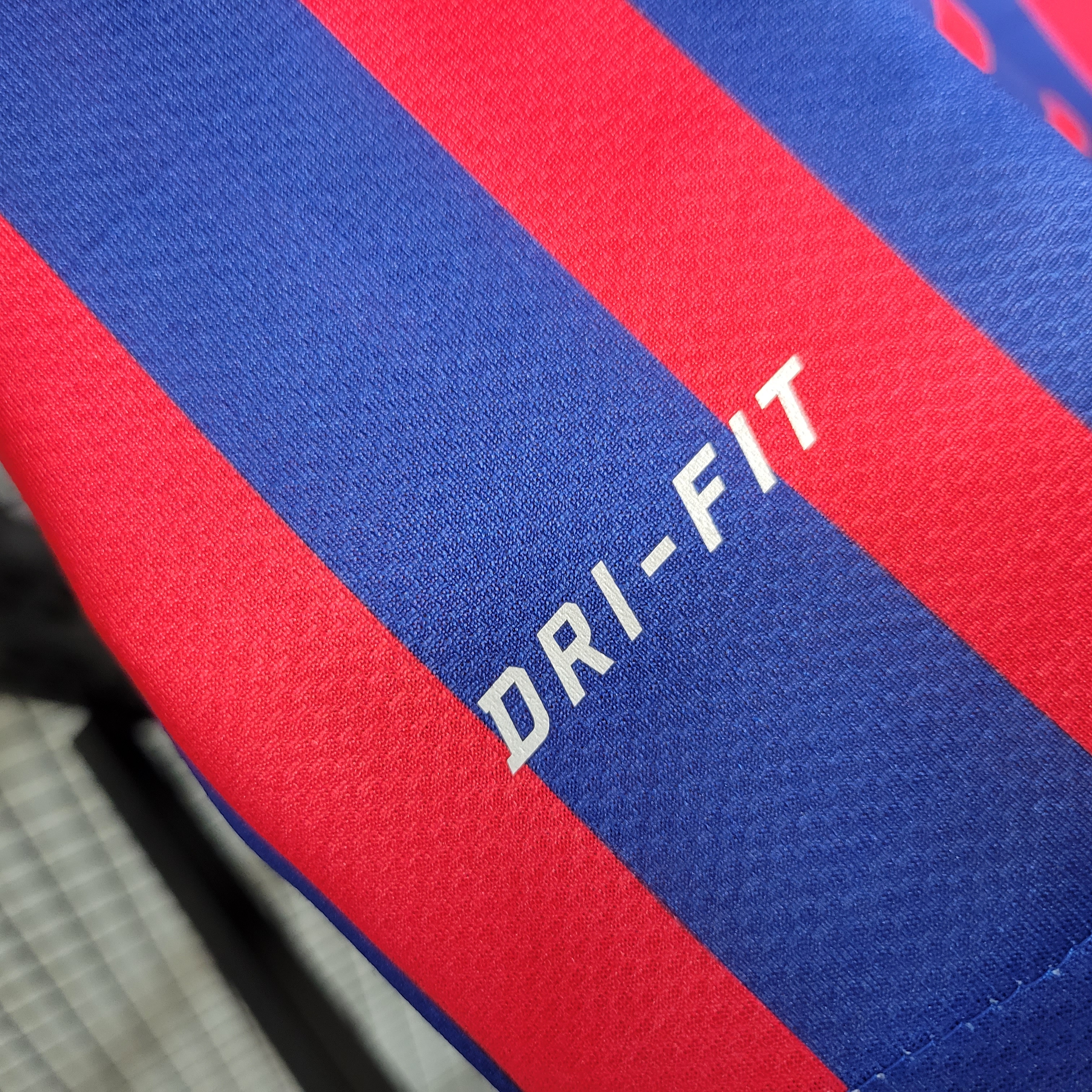 Retro Barcelona 11-12 Home Stadium Jersey - UnitedFutballJersey