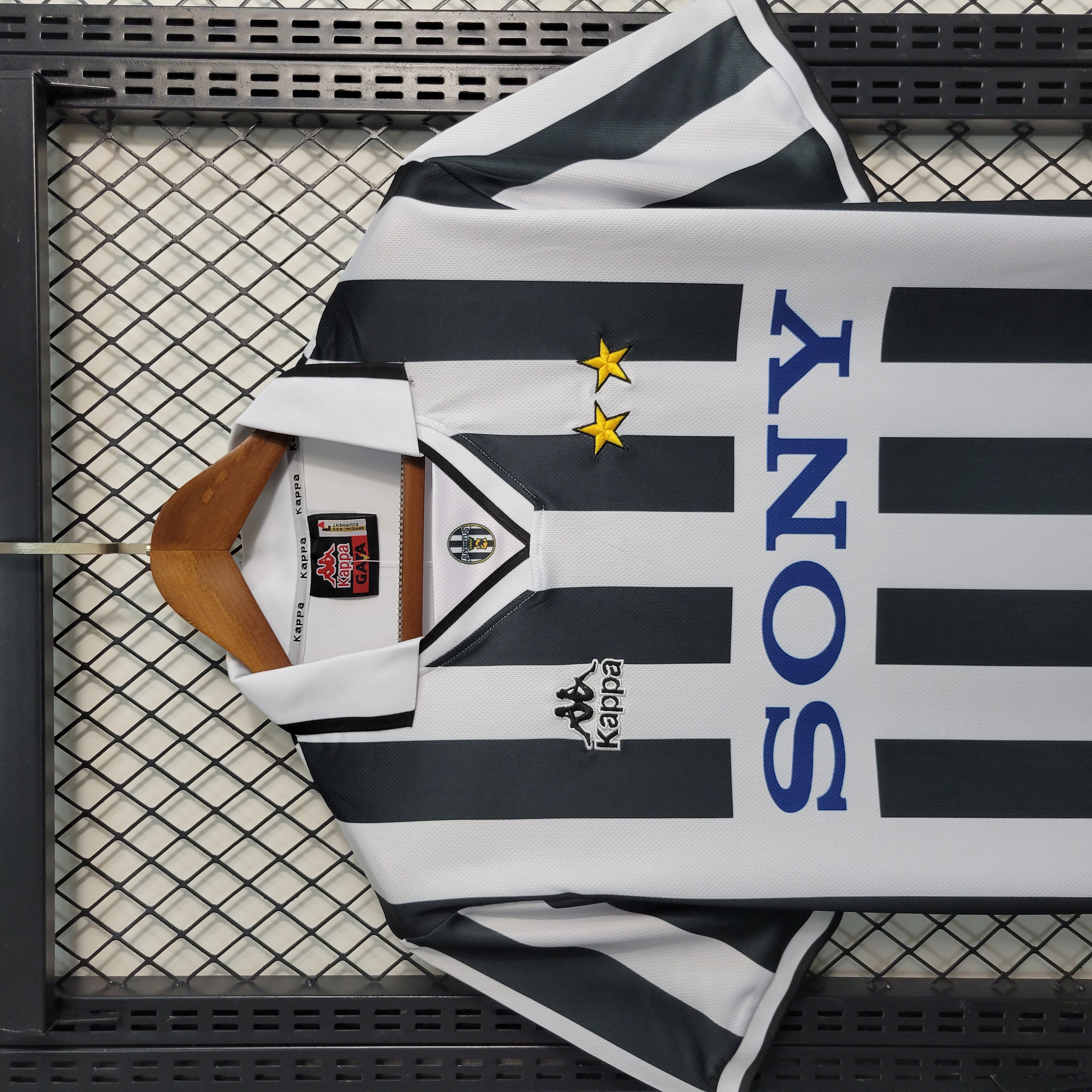 Retro Juventus 1995-97 Home Stadium Jersey - UnitedFutballJersey