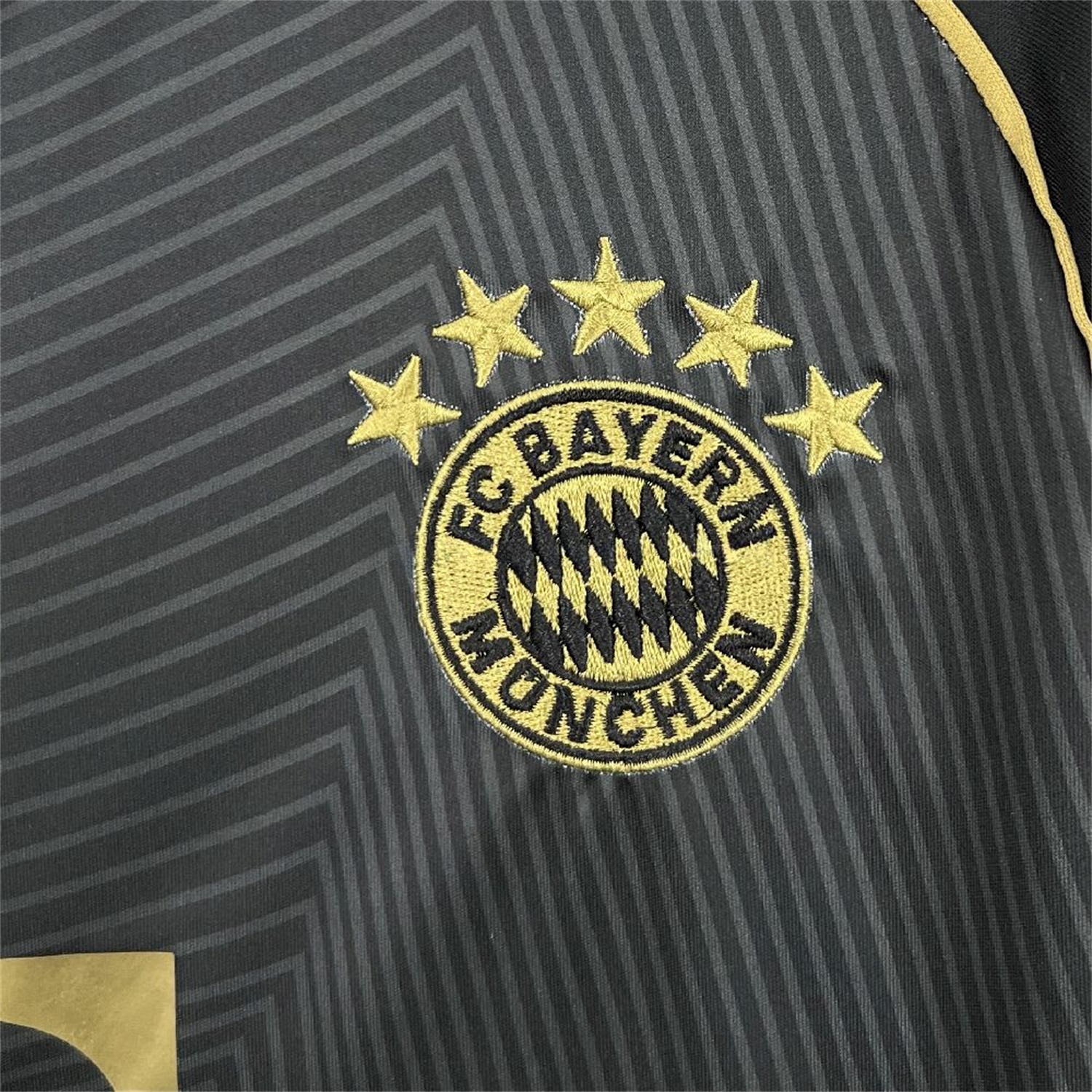 Bayern Munich 25-26 Black Gold Special Edition Jersey - Fans Version - UnitedFutballJersey