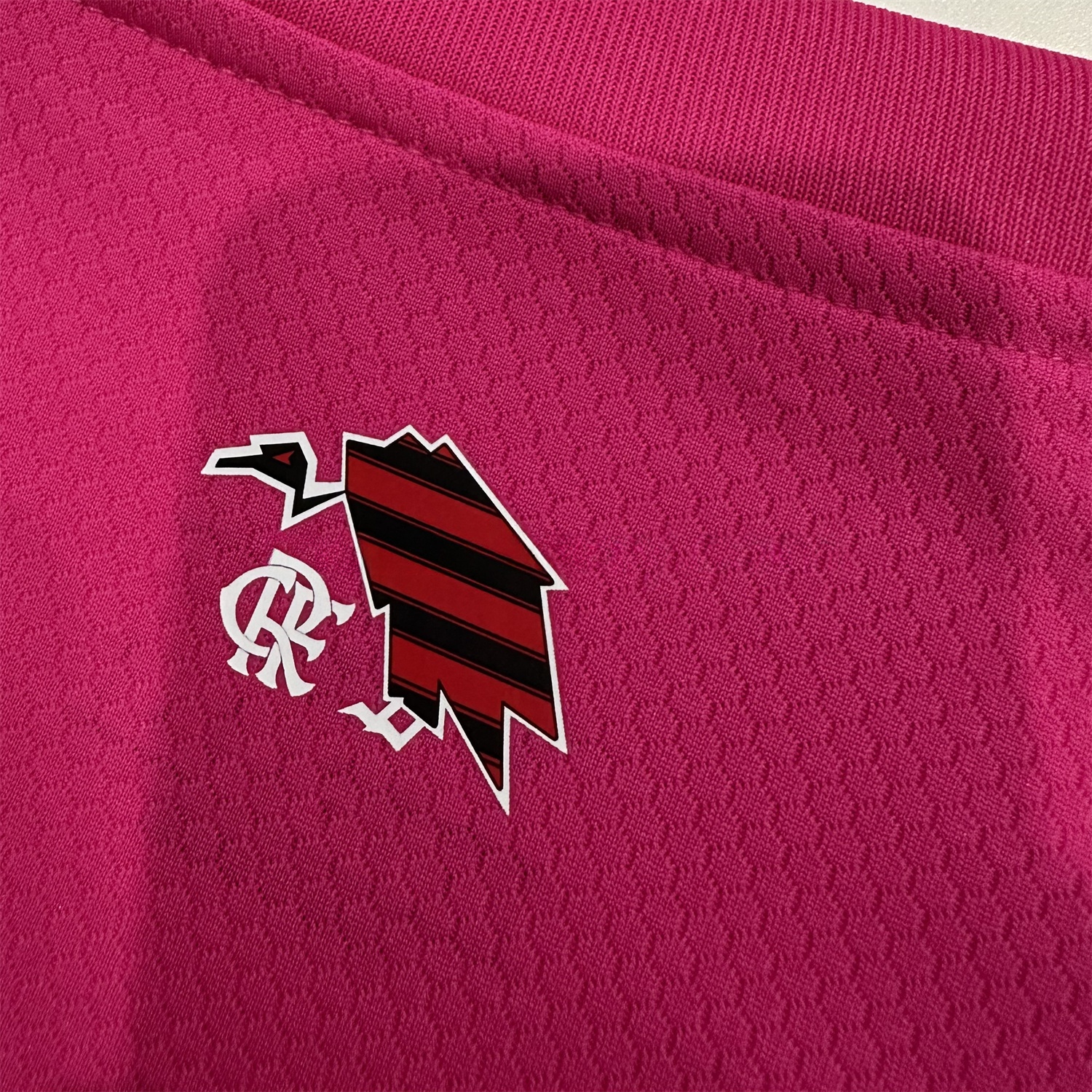 Flamengo 25-26 Pink Goalkeeper Jersey - Fans Version - UnitedFutballJersey